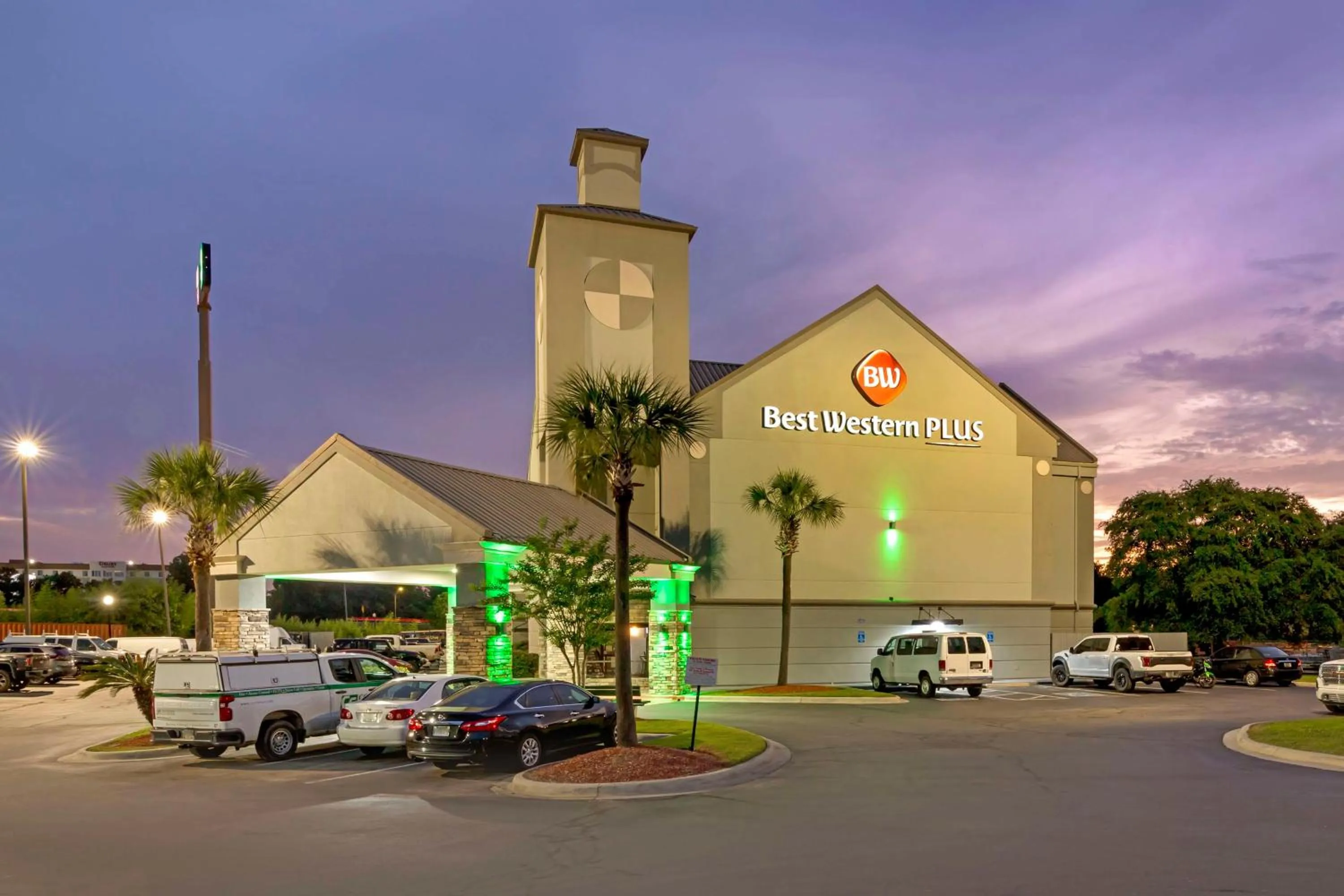 Property building in Best Western Savannah Airport Inn & Suites