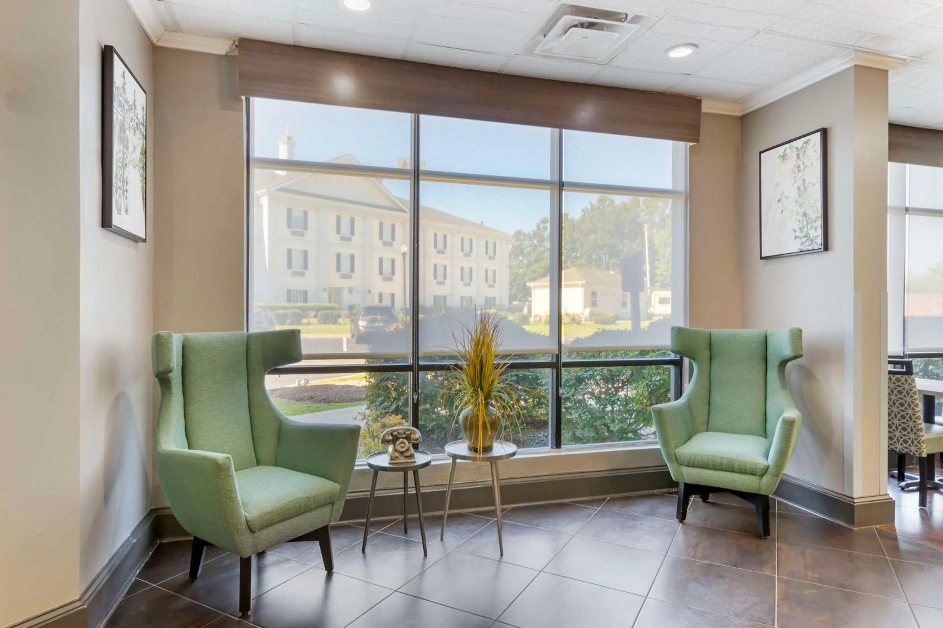 Lobby or reception in Best Western Savannah Airport Inn & Suites