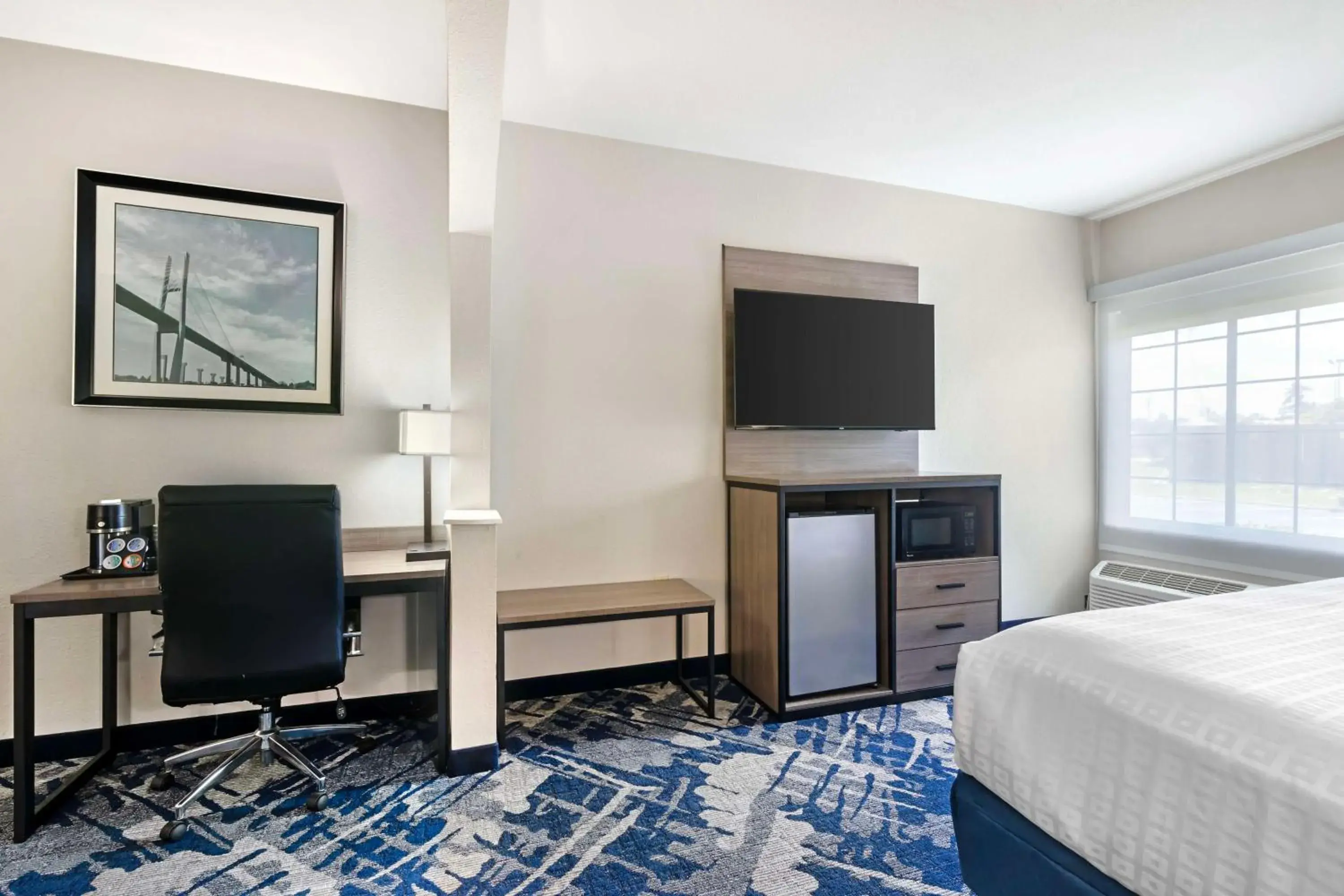 King Suite with Sofa Bed - Non-Smoking in Best Western Savannah Airport Inn & Suites King Suite with Sofa Bed - Non-Smoking in Best Western Savannah Airport Inn & Suites