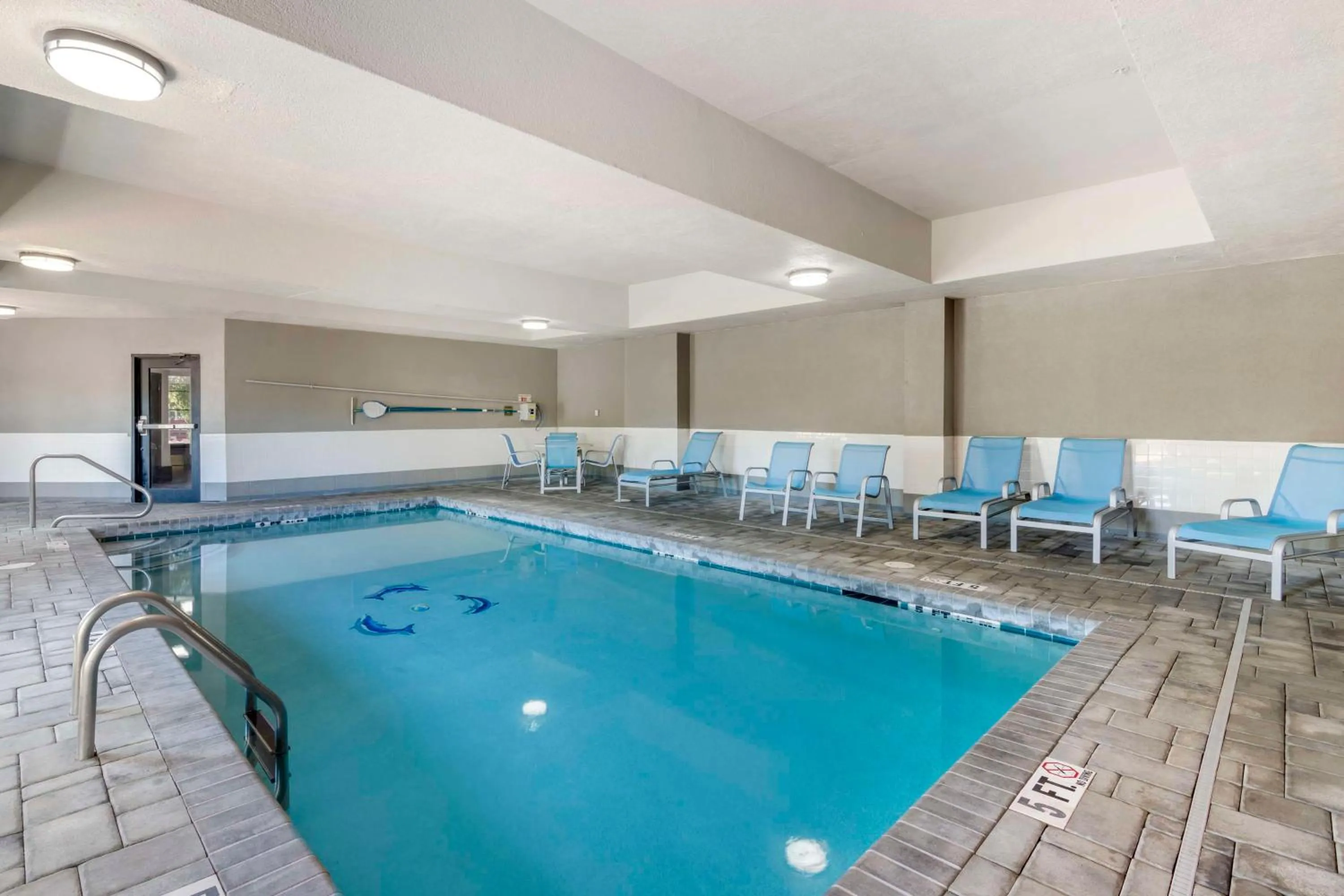Pool view in Best Western Savannah Airport Inn & Suites