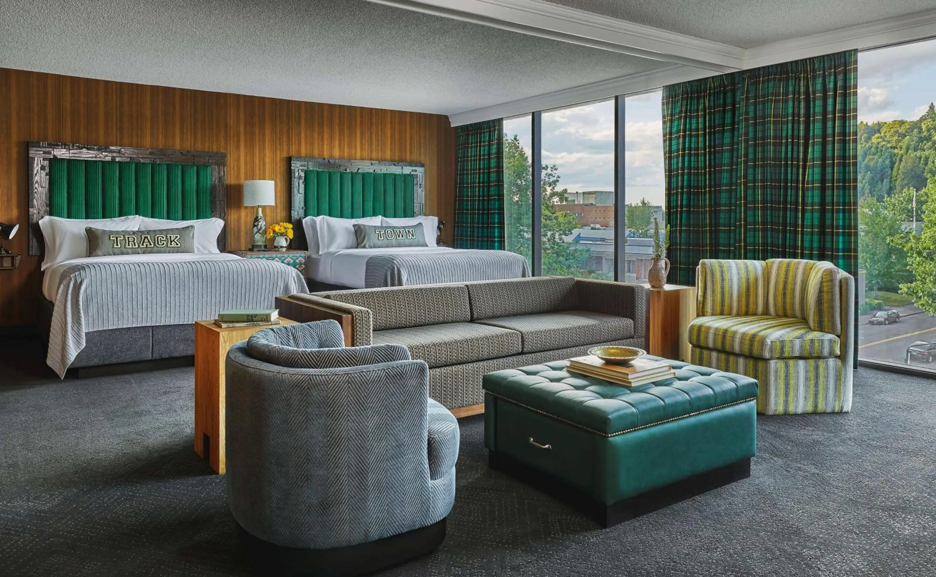 Living room, Bed in Graduate by Hilton Eugene