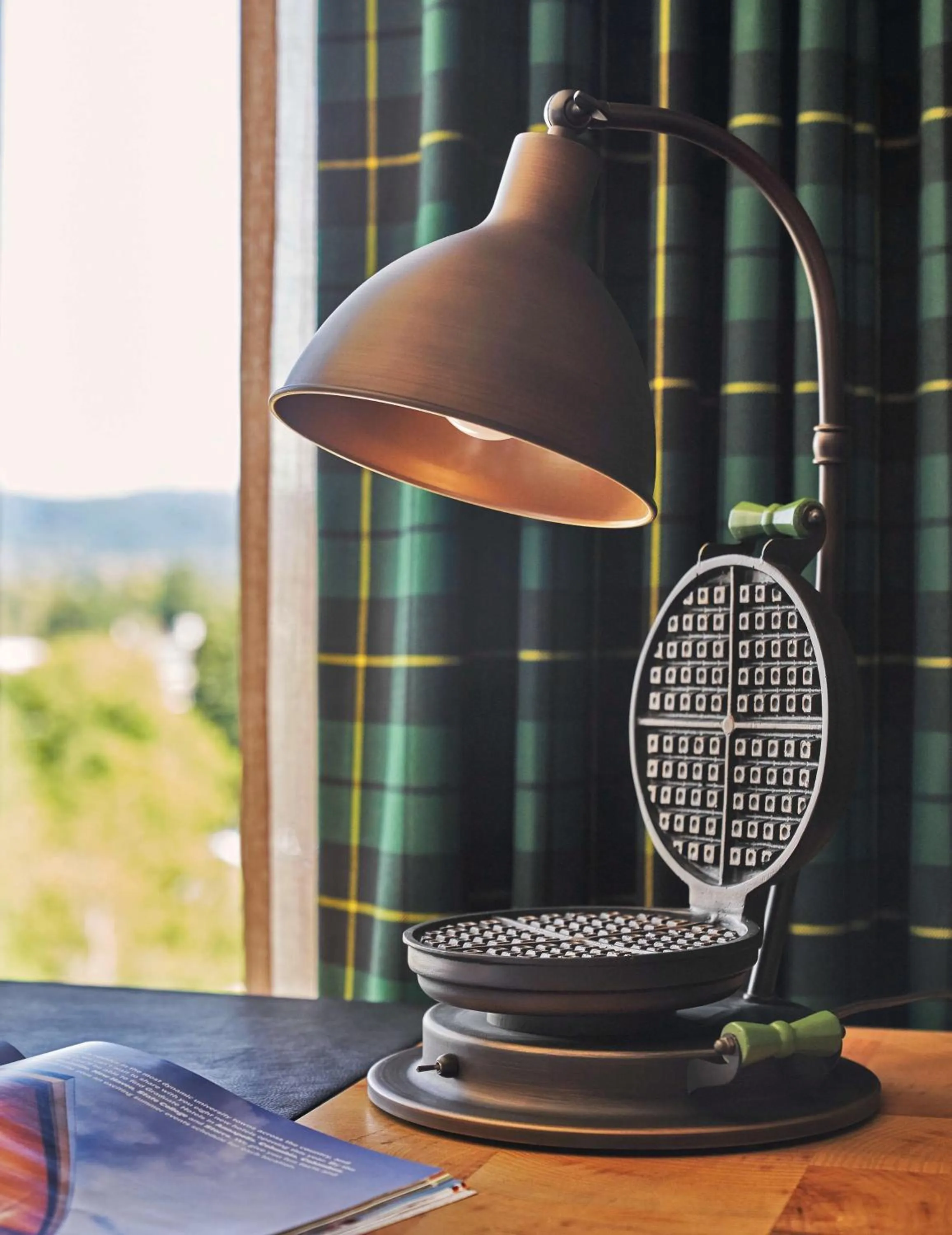 Bedroom in Graduate by Hilton Eugene