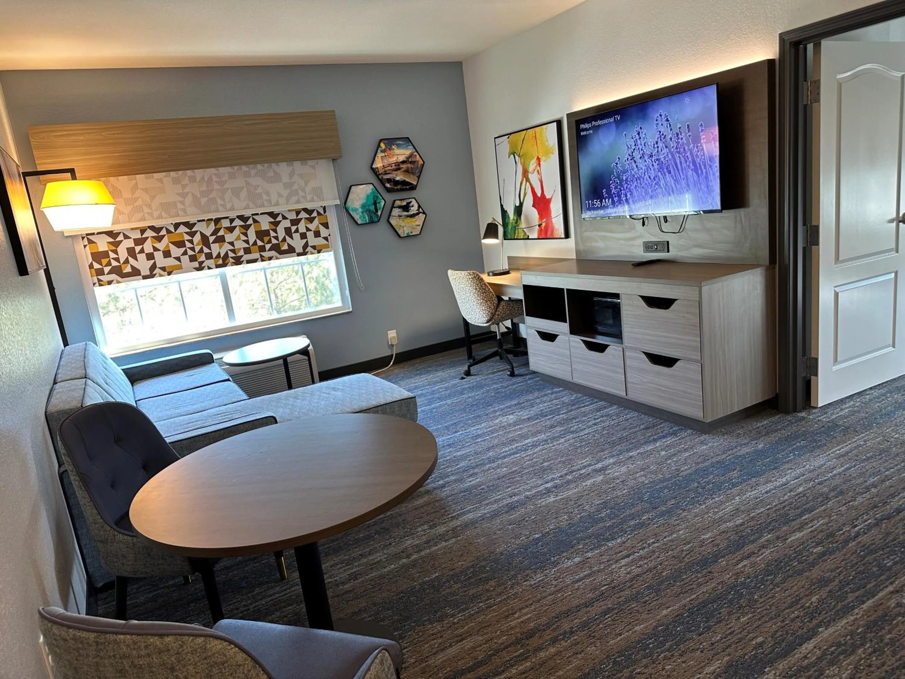 TV and multimedia in La Quinta by Wyndham Macon West