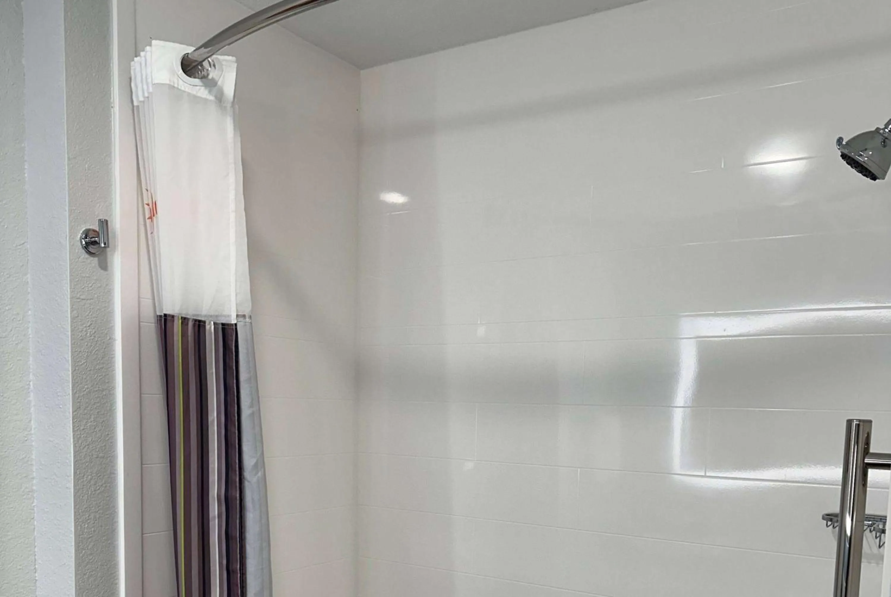 Bathroom in La Quinta by Wyndham Macon West