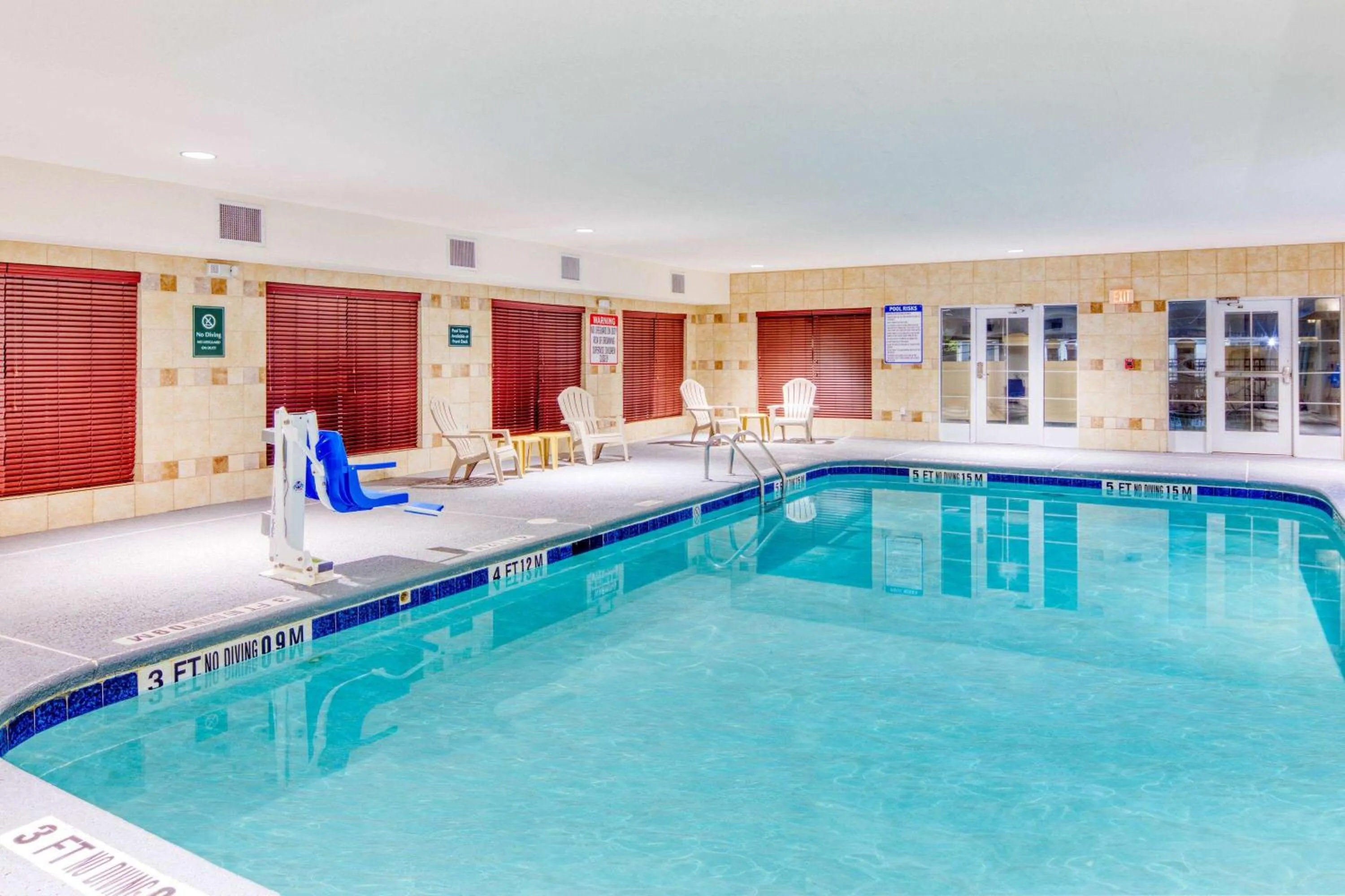 Pool view in La Quinta by Wyndham Macon West