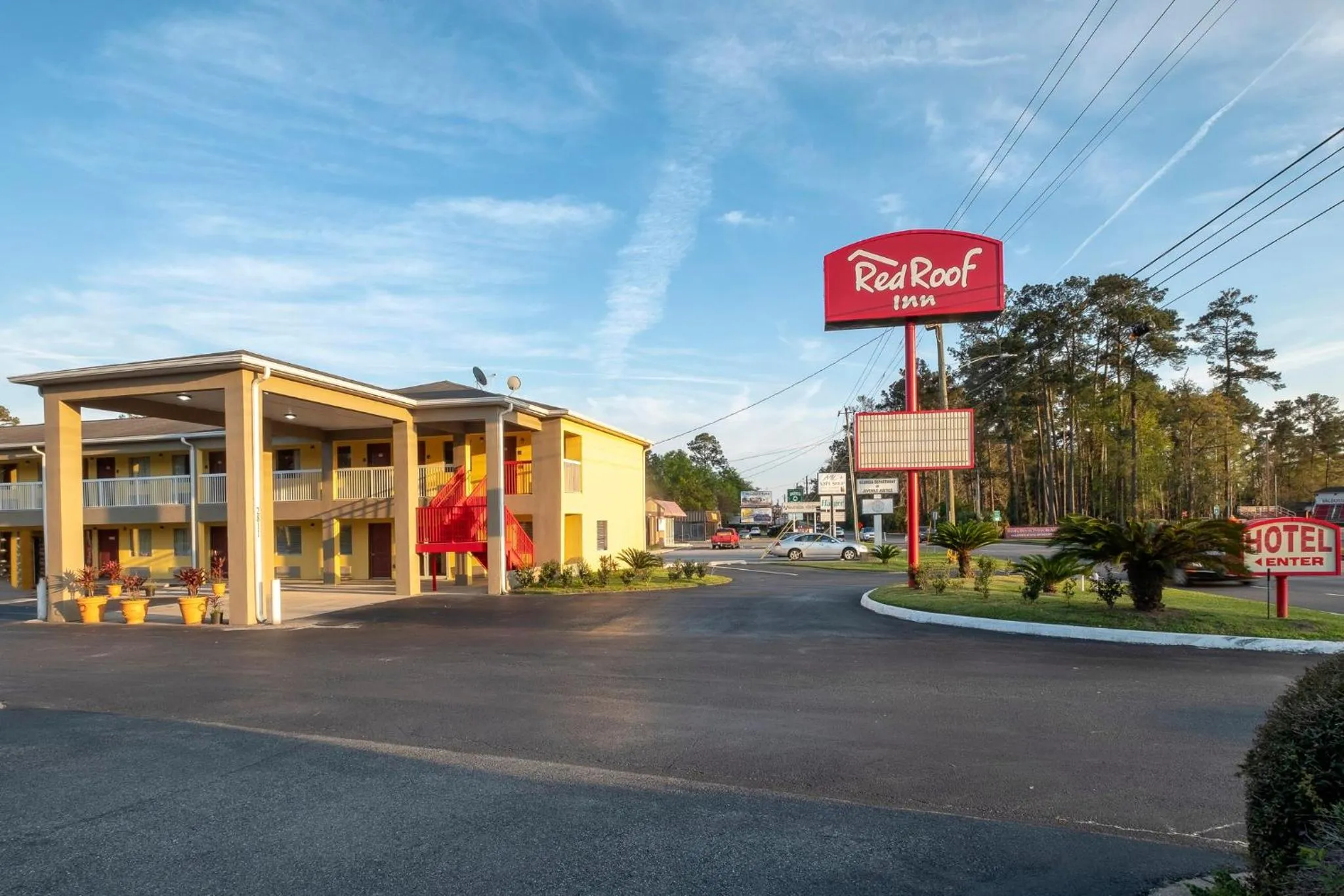 Property building in Red Roof Inn Valdosta - University