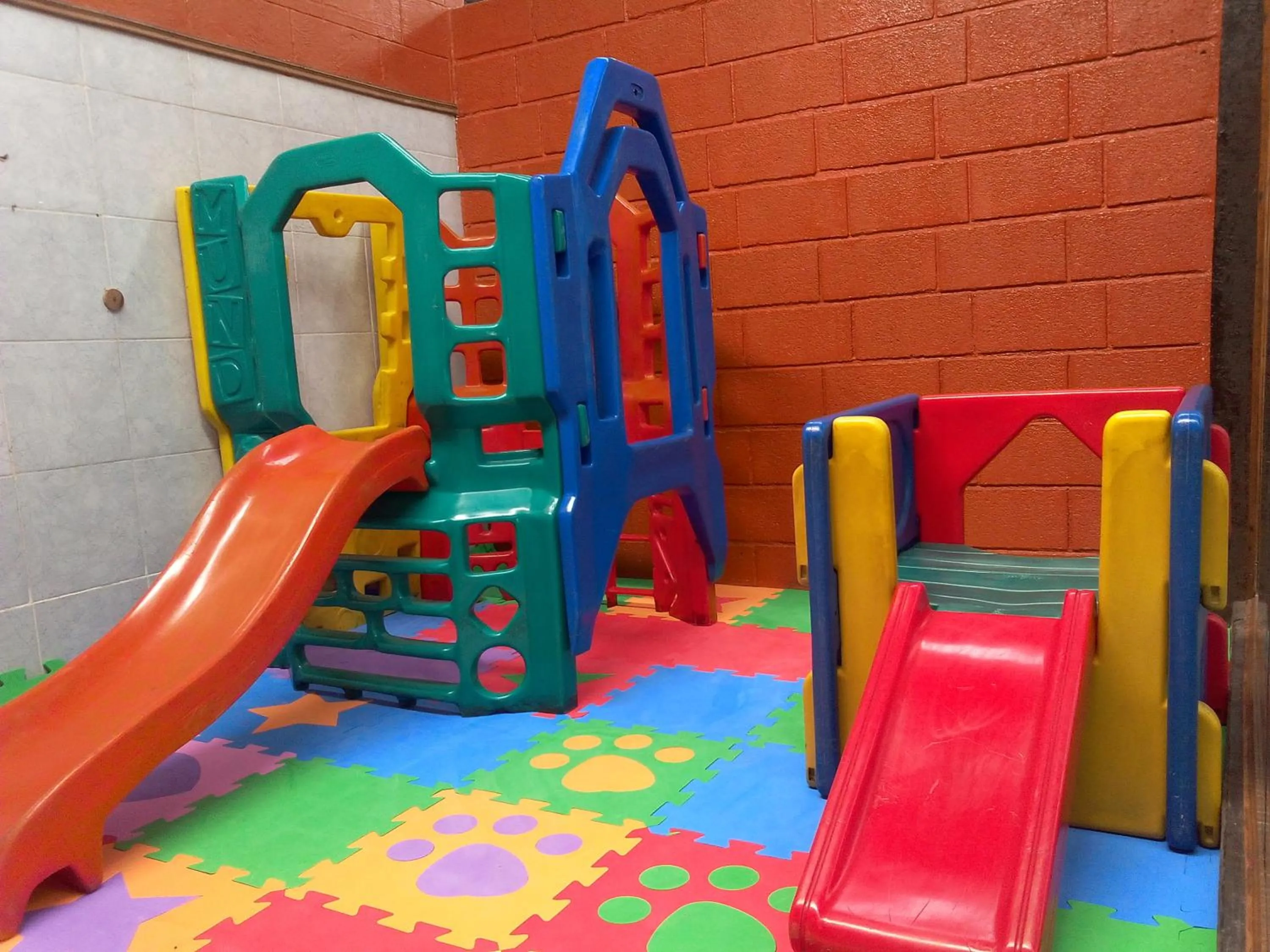 Children play ground in Pousada Juriti - Eco Hotel