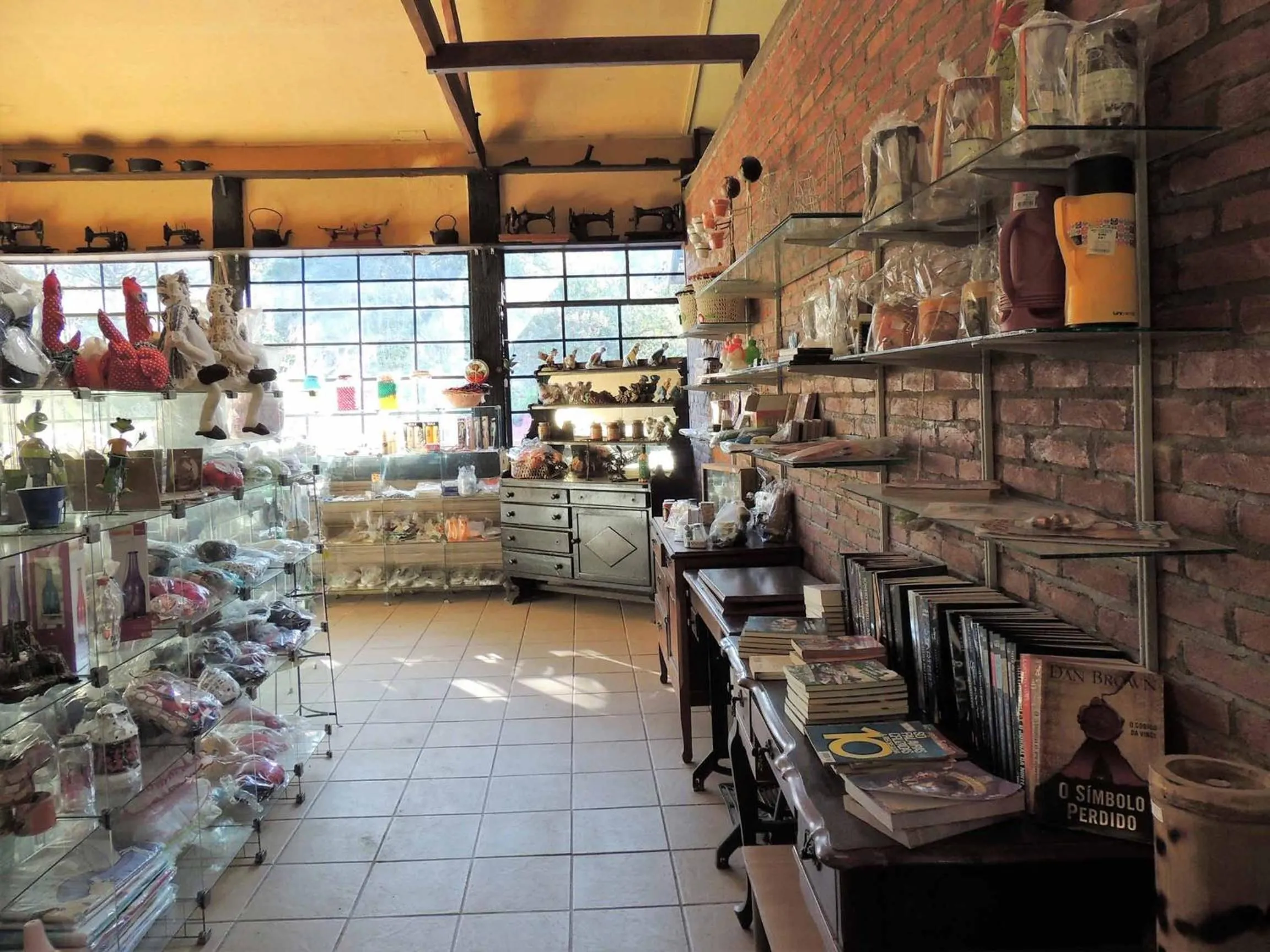 On-site shops in Pousada Juriti - Eco Hotel