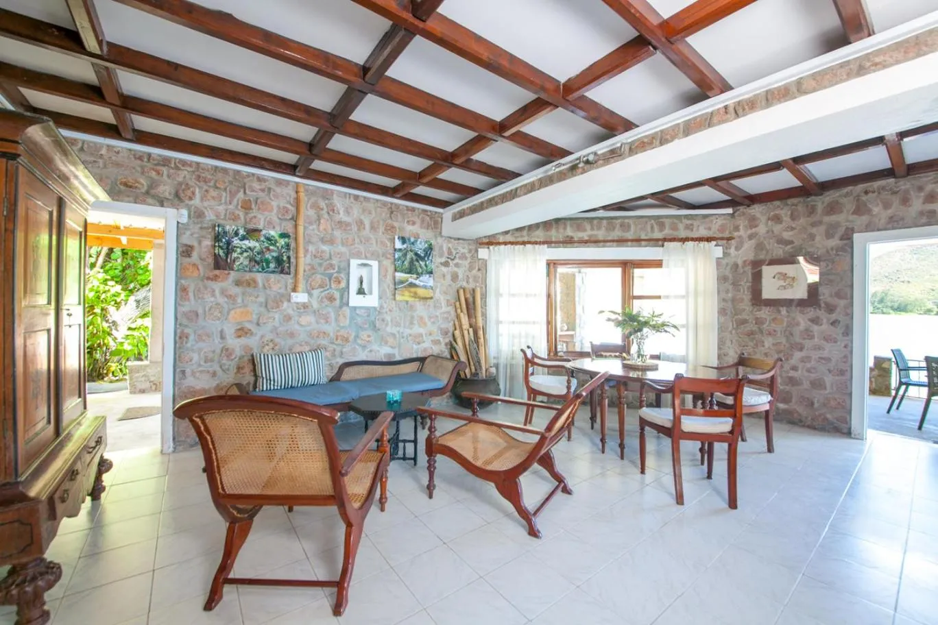 Property building in La Saline