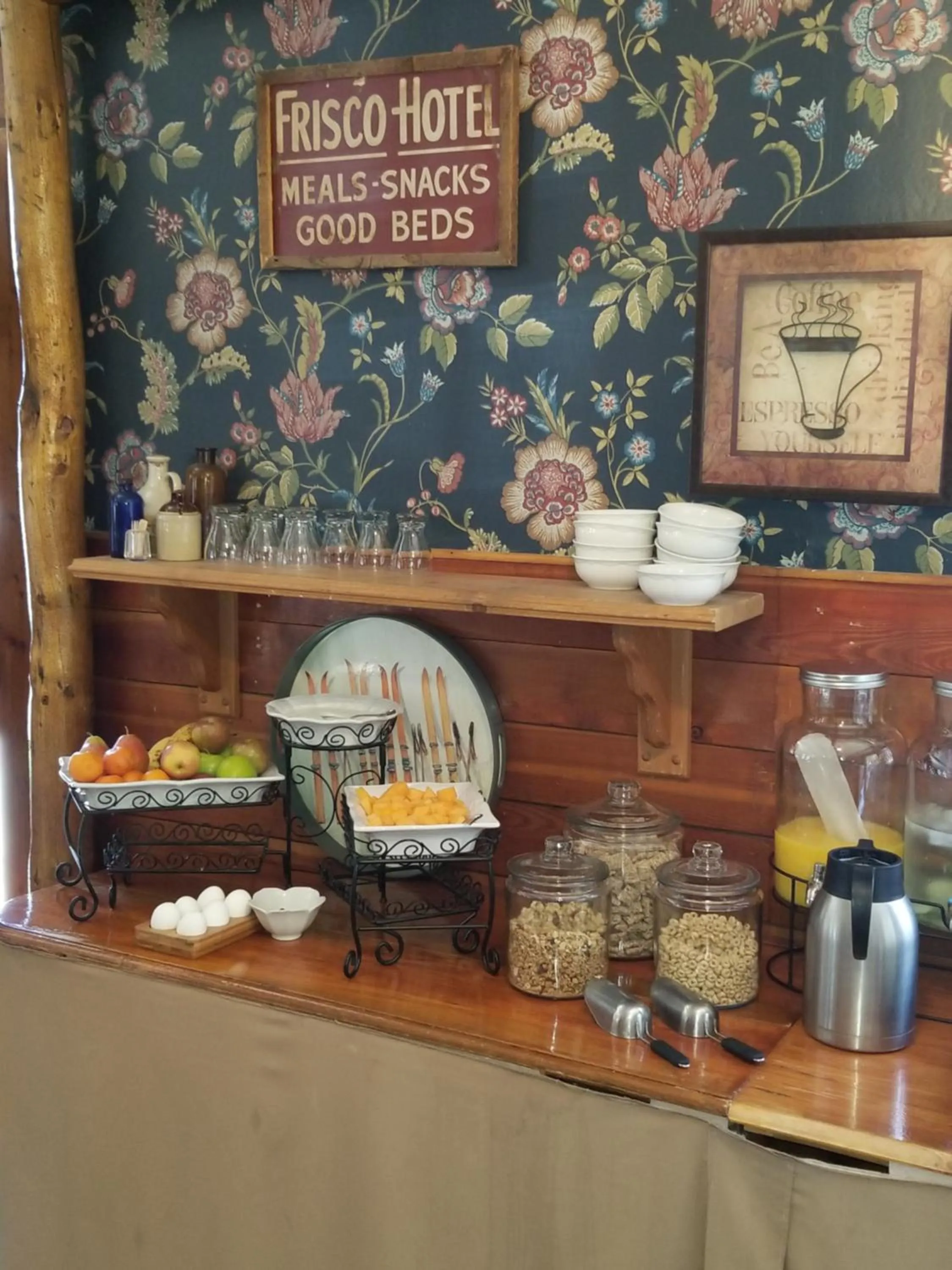 Food and drinks in Frisco Lodge