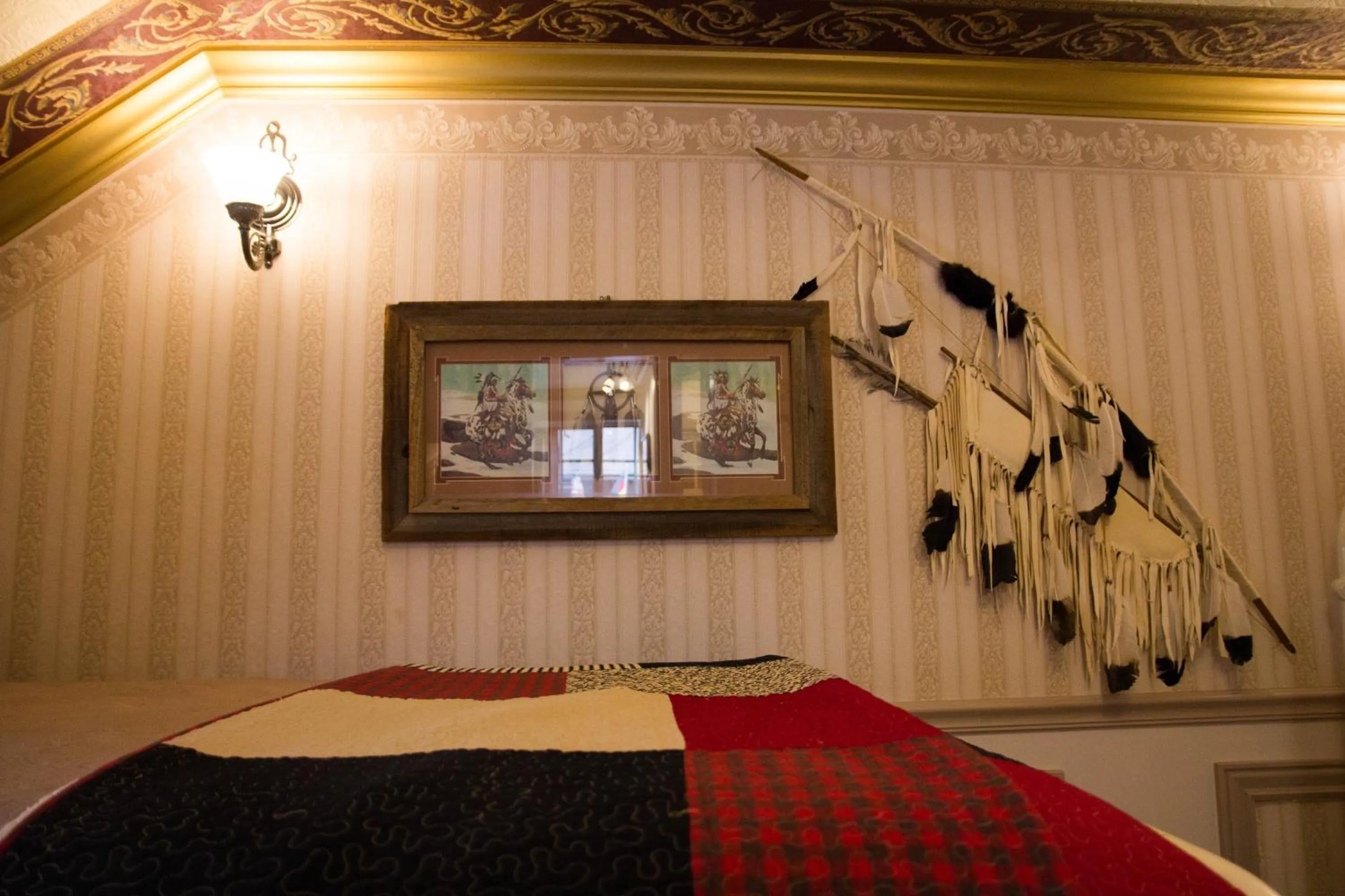 Bed in Frisco Lodge
