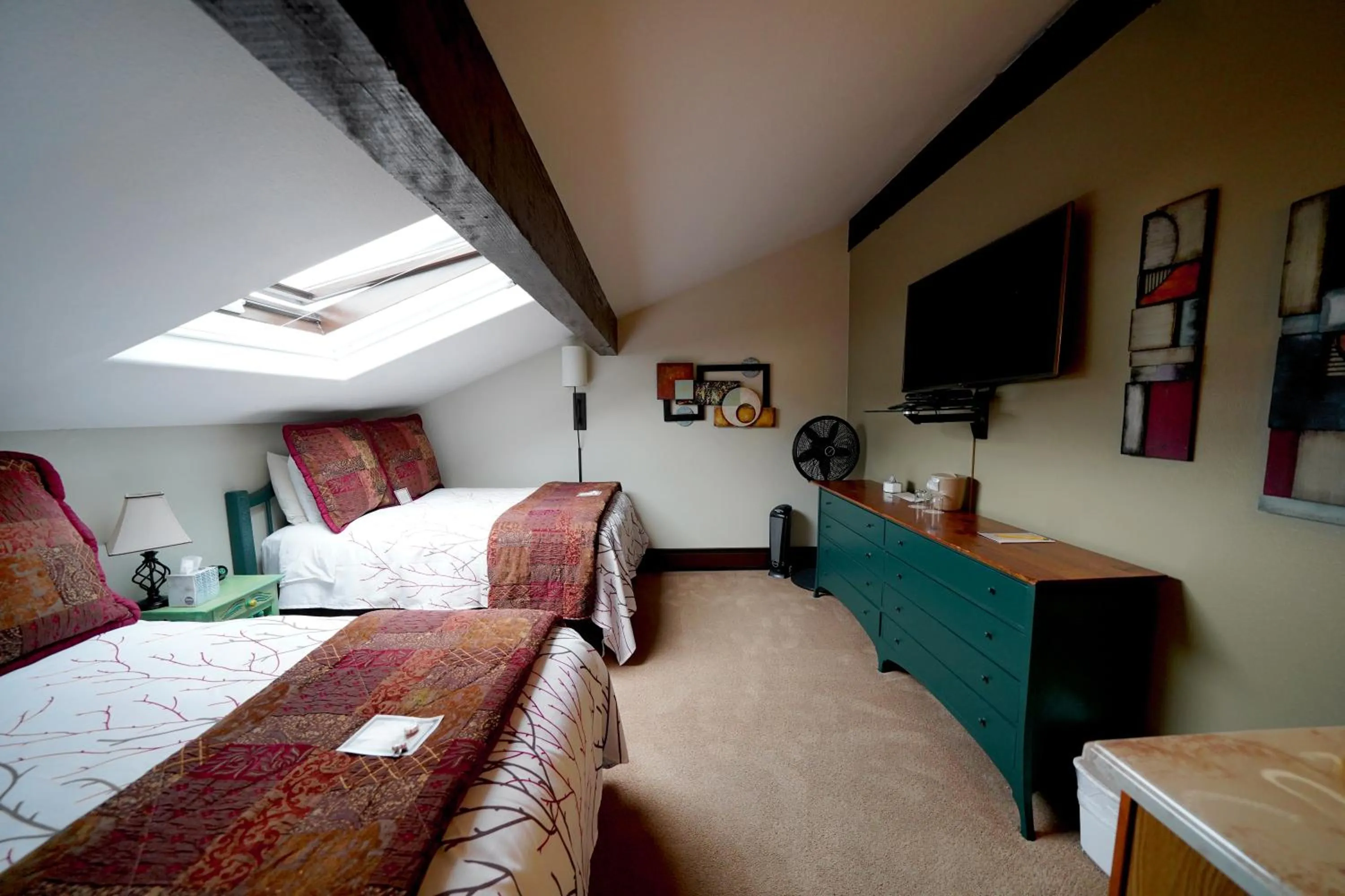 Bed in Frisco Inn on Galena