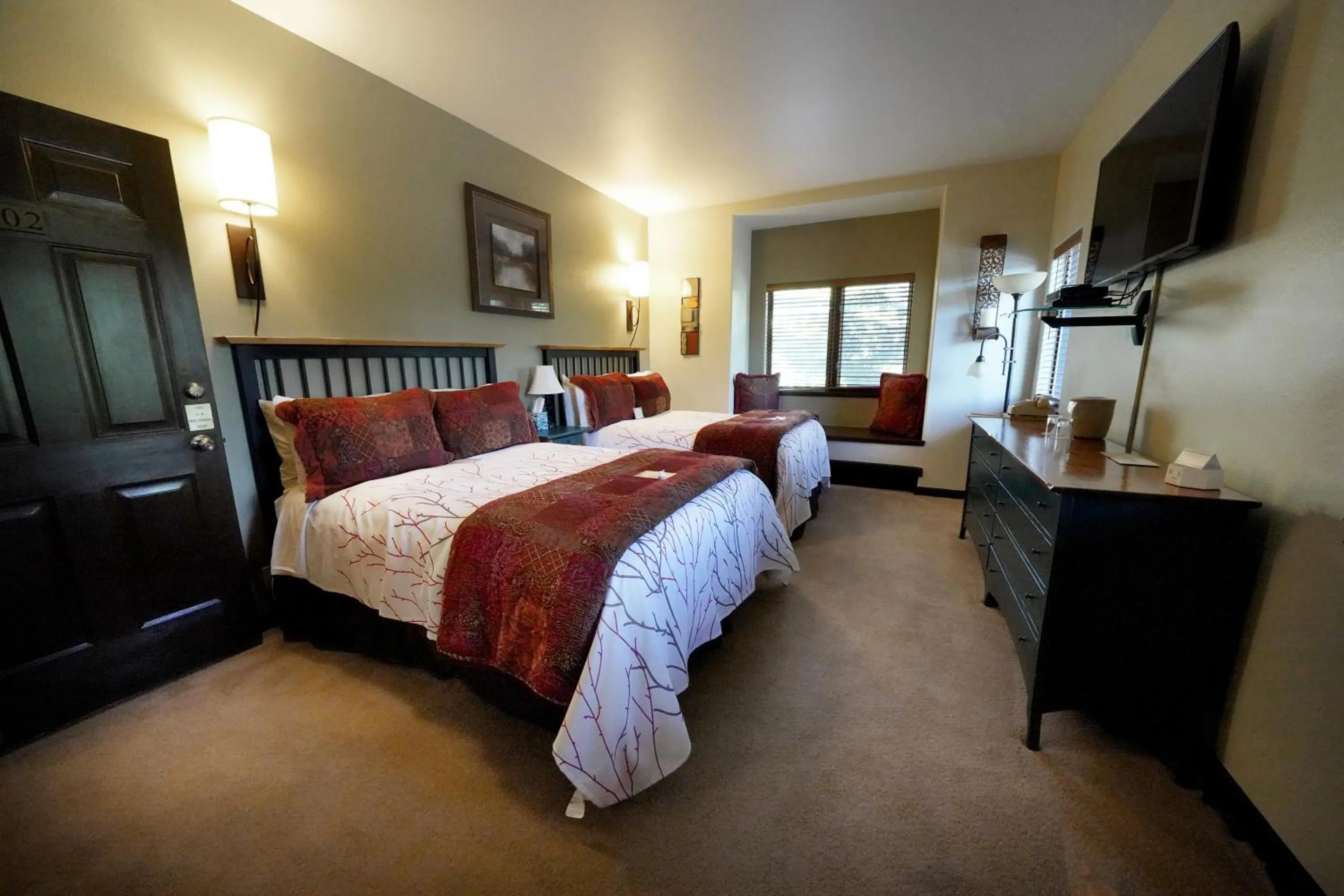 Bed in Frisco Inn on Galena