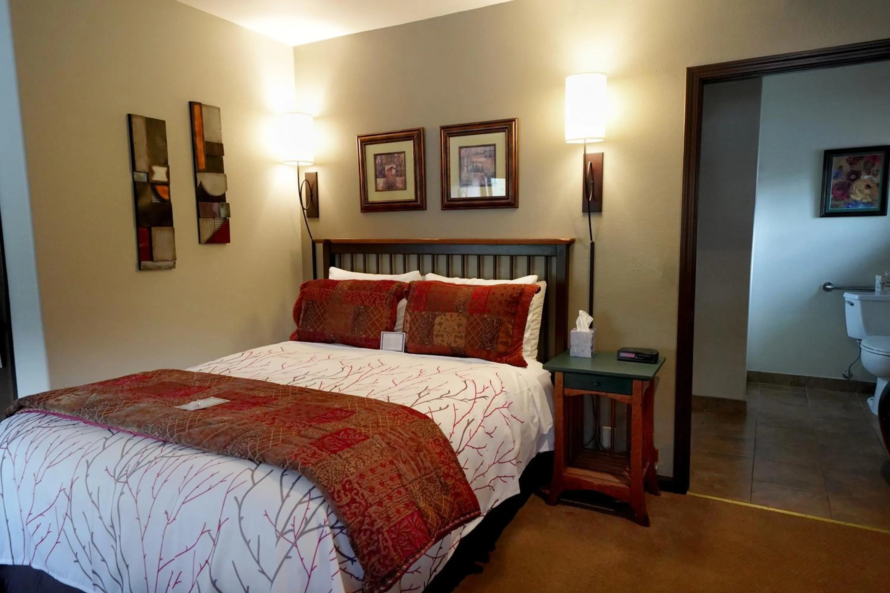 Bed in Frisco Inn on Galena