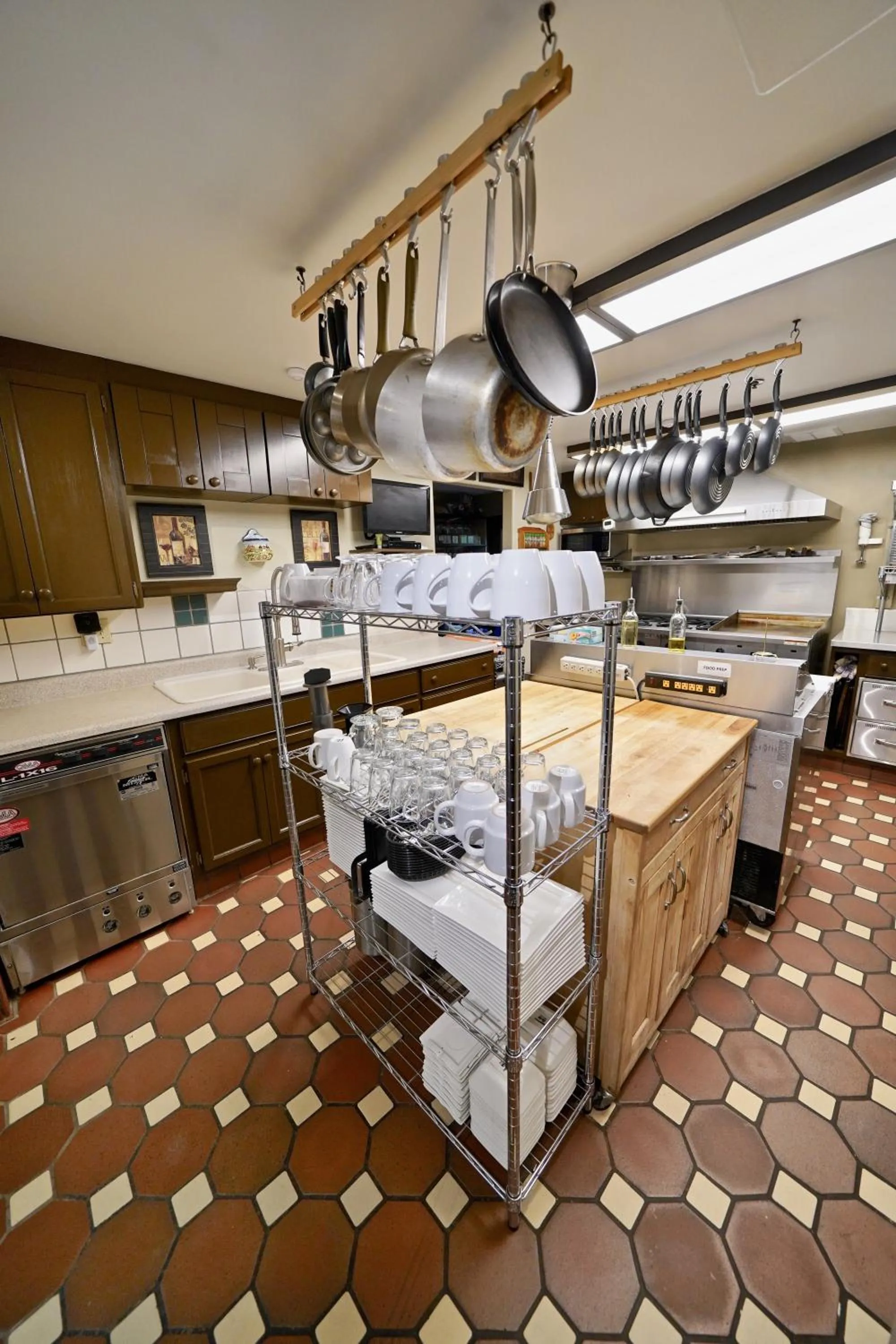 kitchen in Frisco Inn on Galena