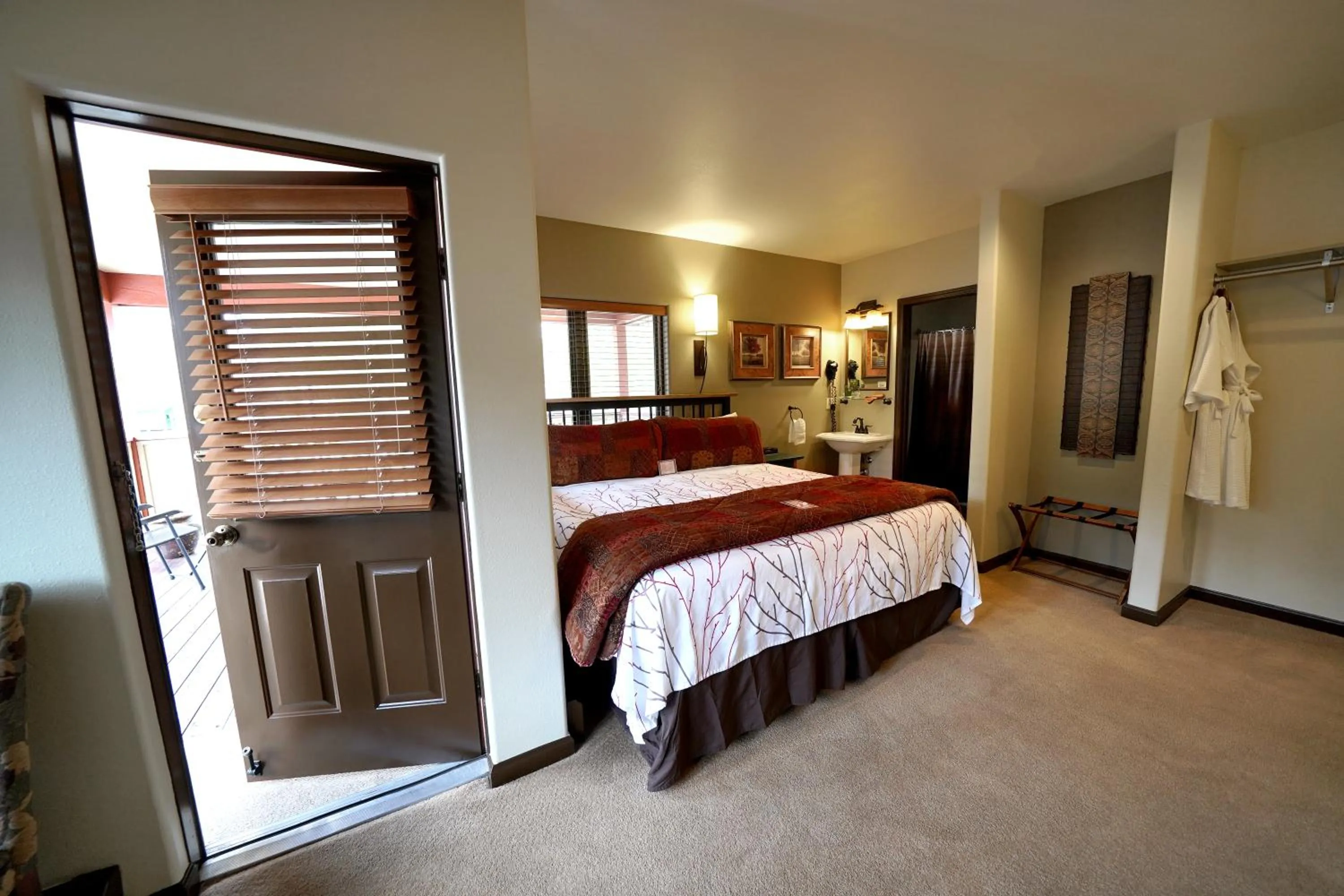 Bed in Frisco Inn on Galena