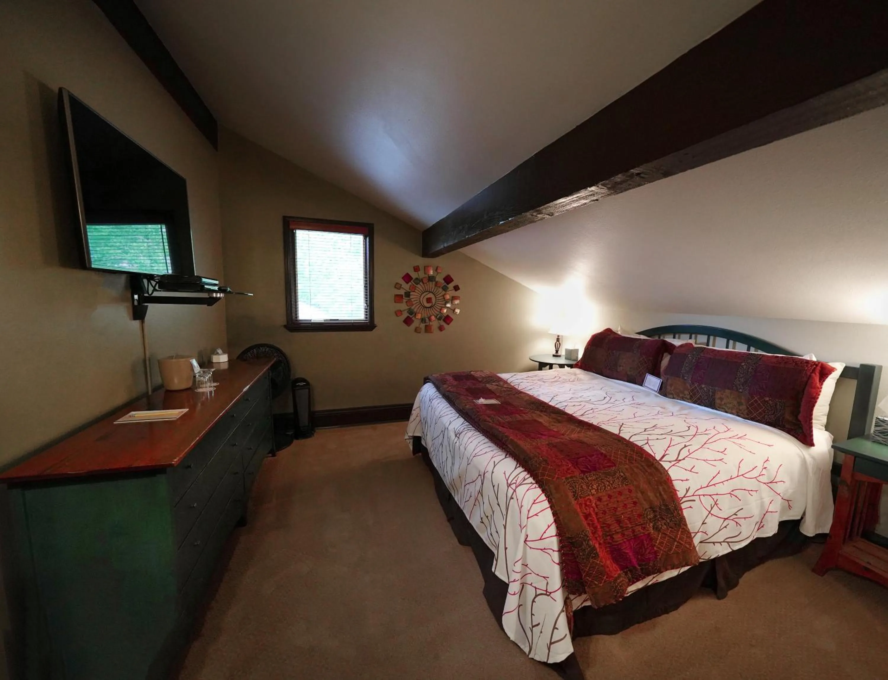 Bed in Frisco Inn on Galena