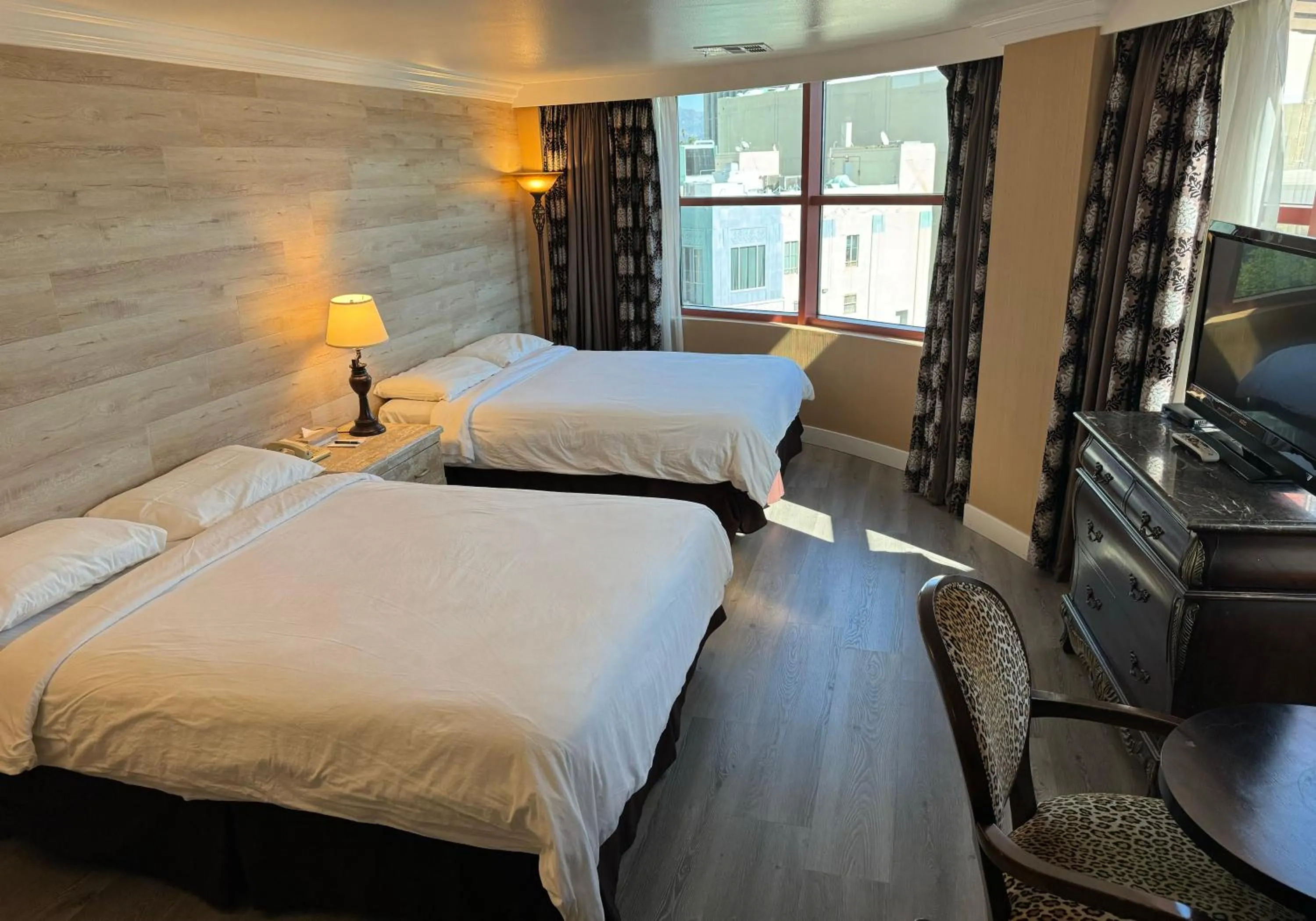 Photo of the whole room, Bed in Garden Suite Hotel and Resort