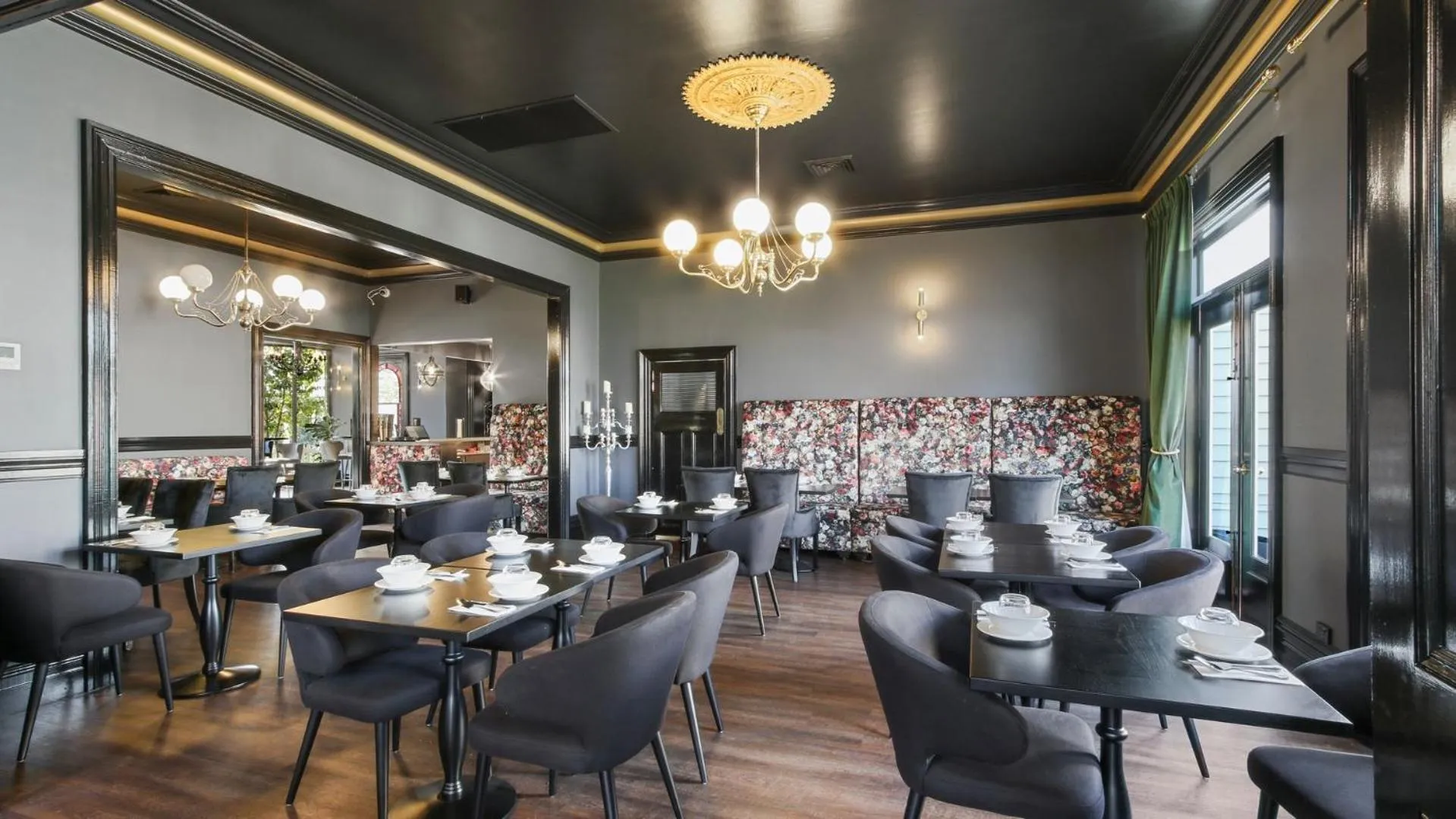 Restaurant/places to eat in The Riversleigh