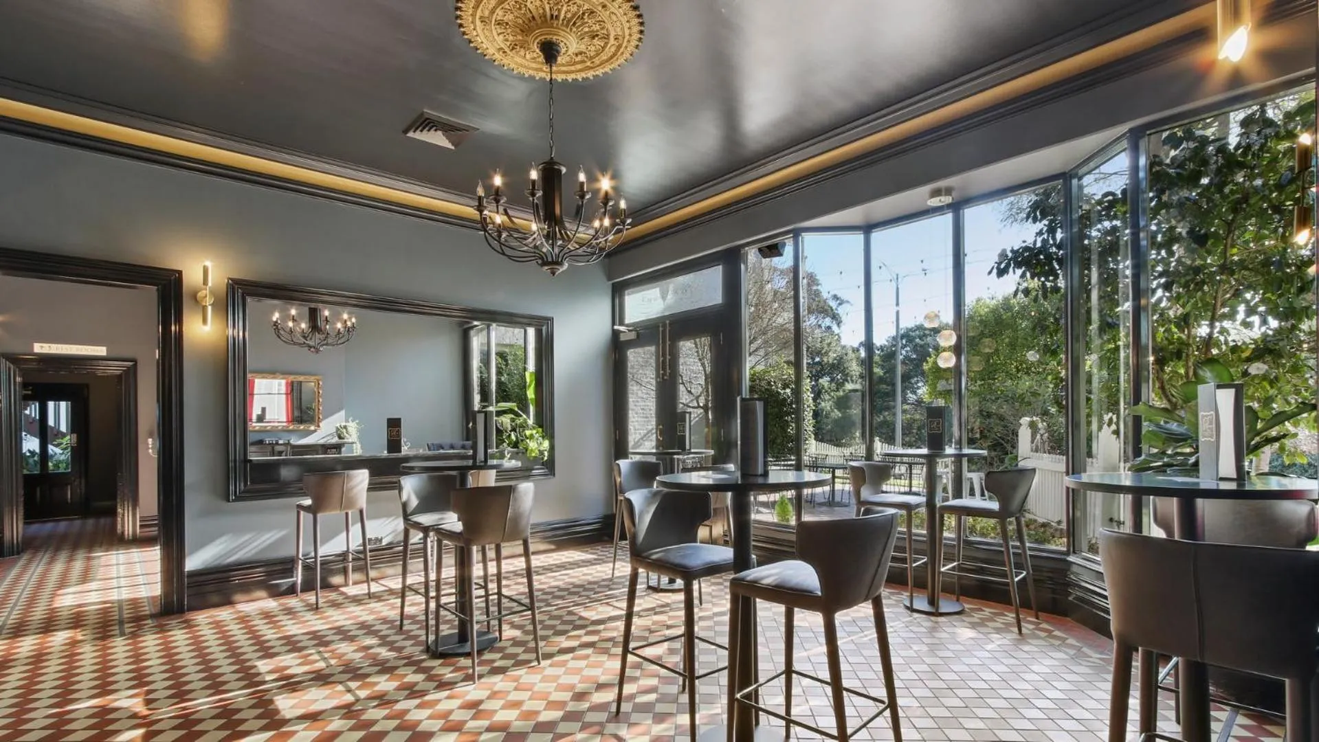 Restaurant/places to eat in The Riversleigh