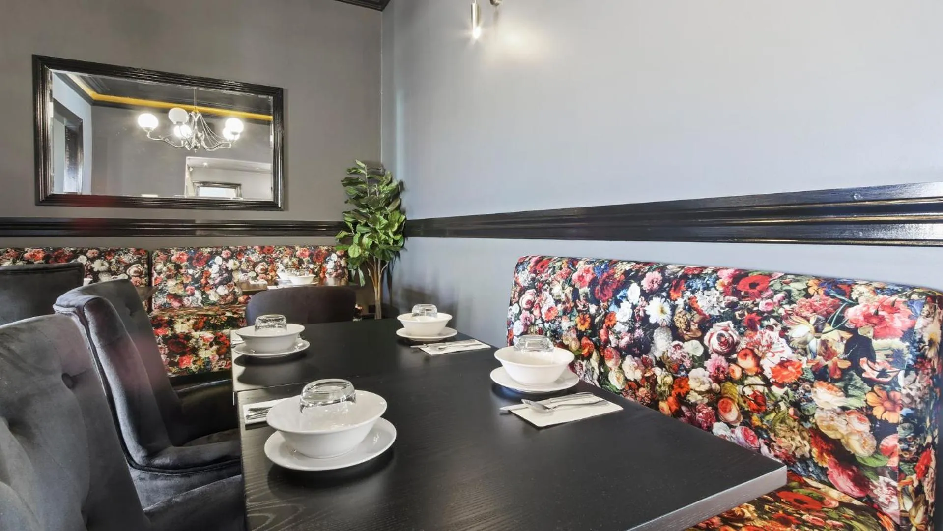 Restaurant/places to eat in The Riversleigh