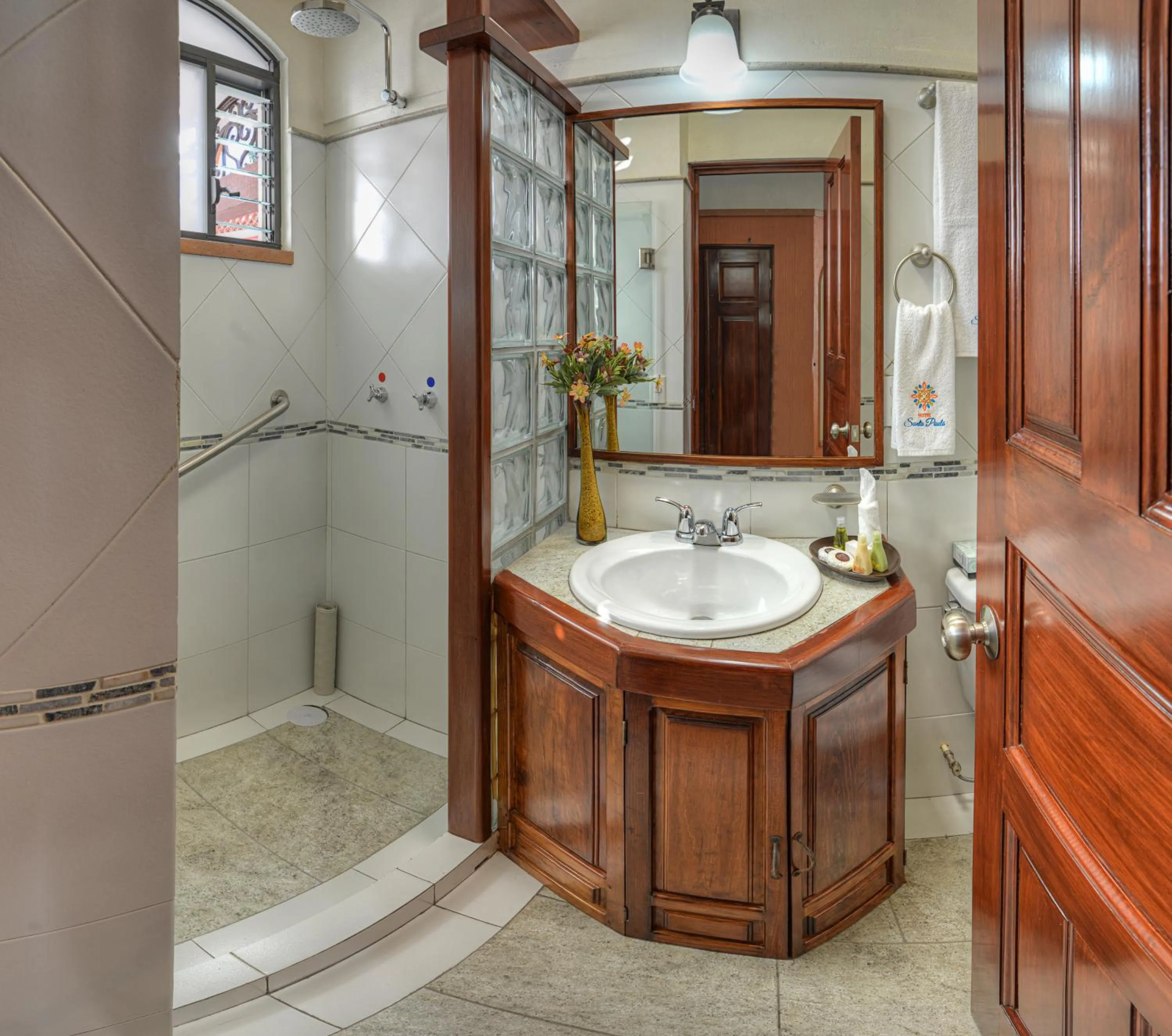 Bathroom in Hotel Santa Paula