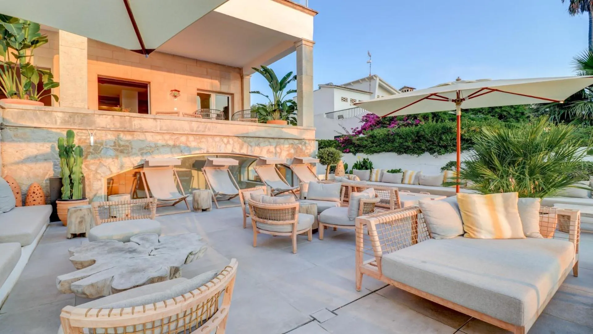 Garden view in Hoposa Pollentia - Adults Only