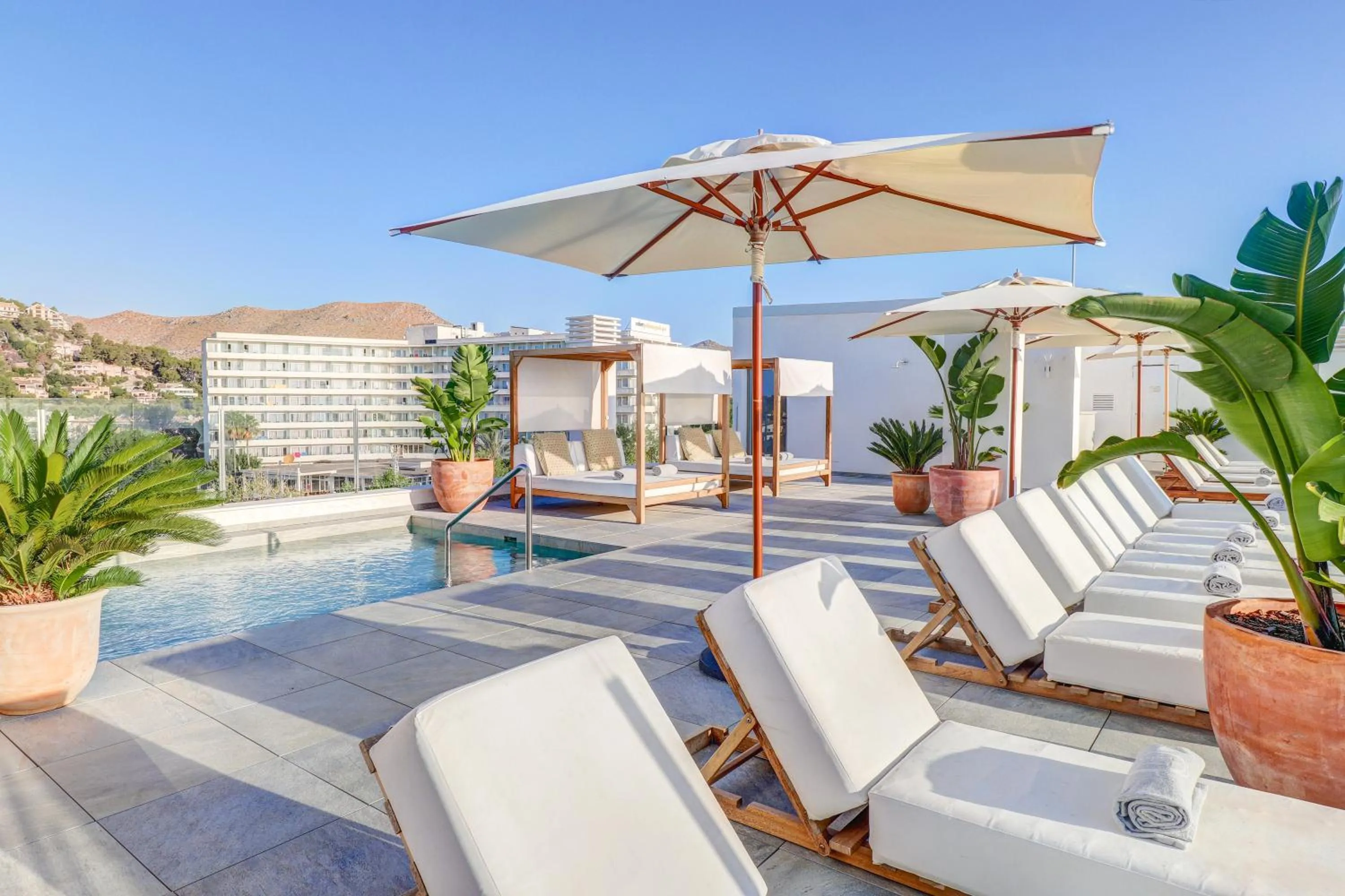 Swimming pool in Hoposa Pollentia - Adults Only