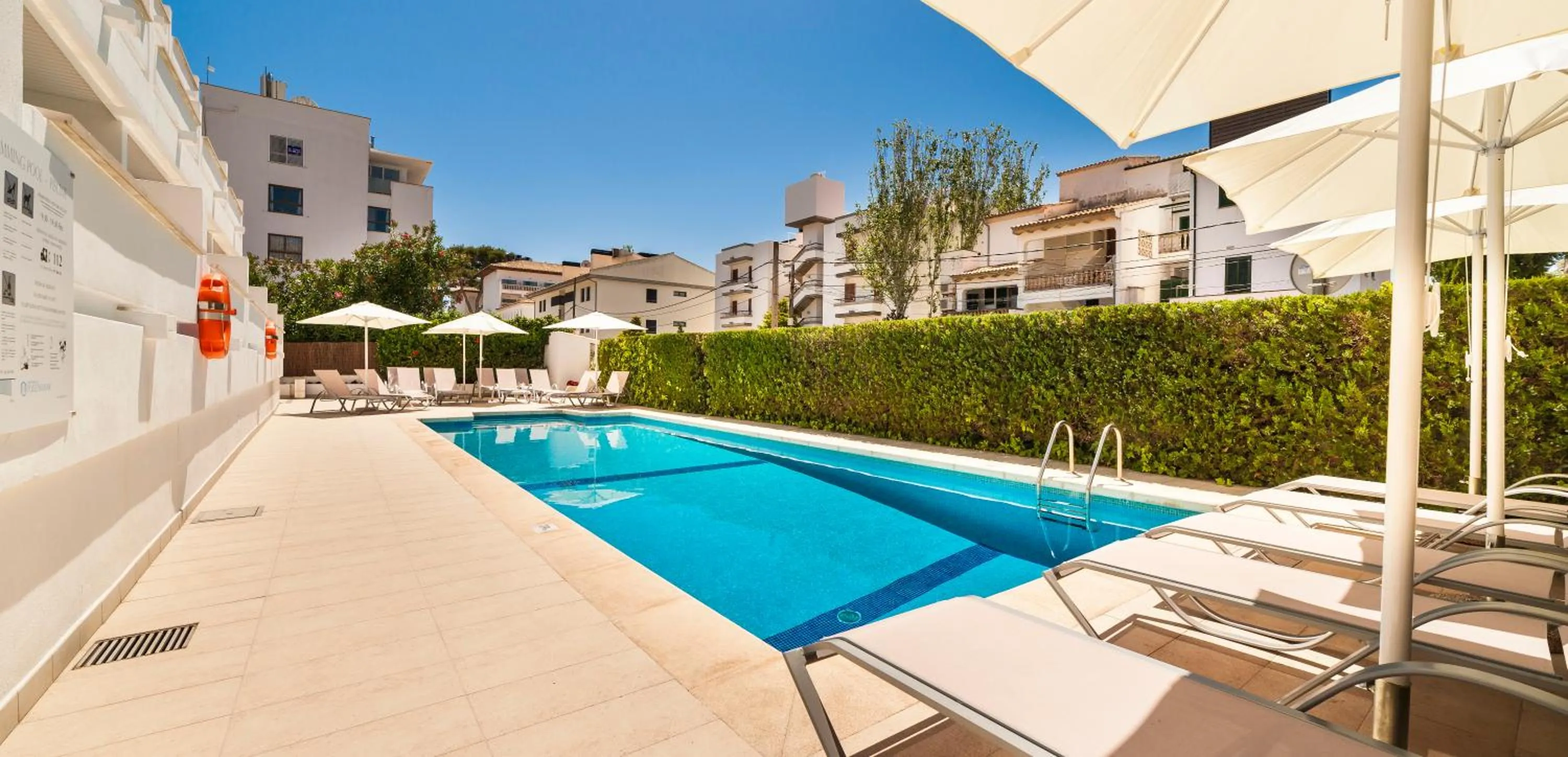 Swimming pool in Hoposa Pollensamar Apartamentos