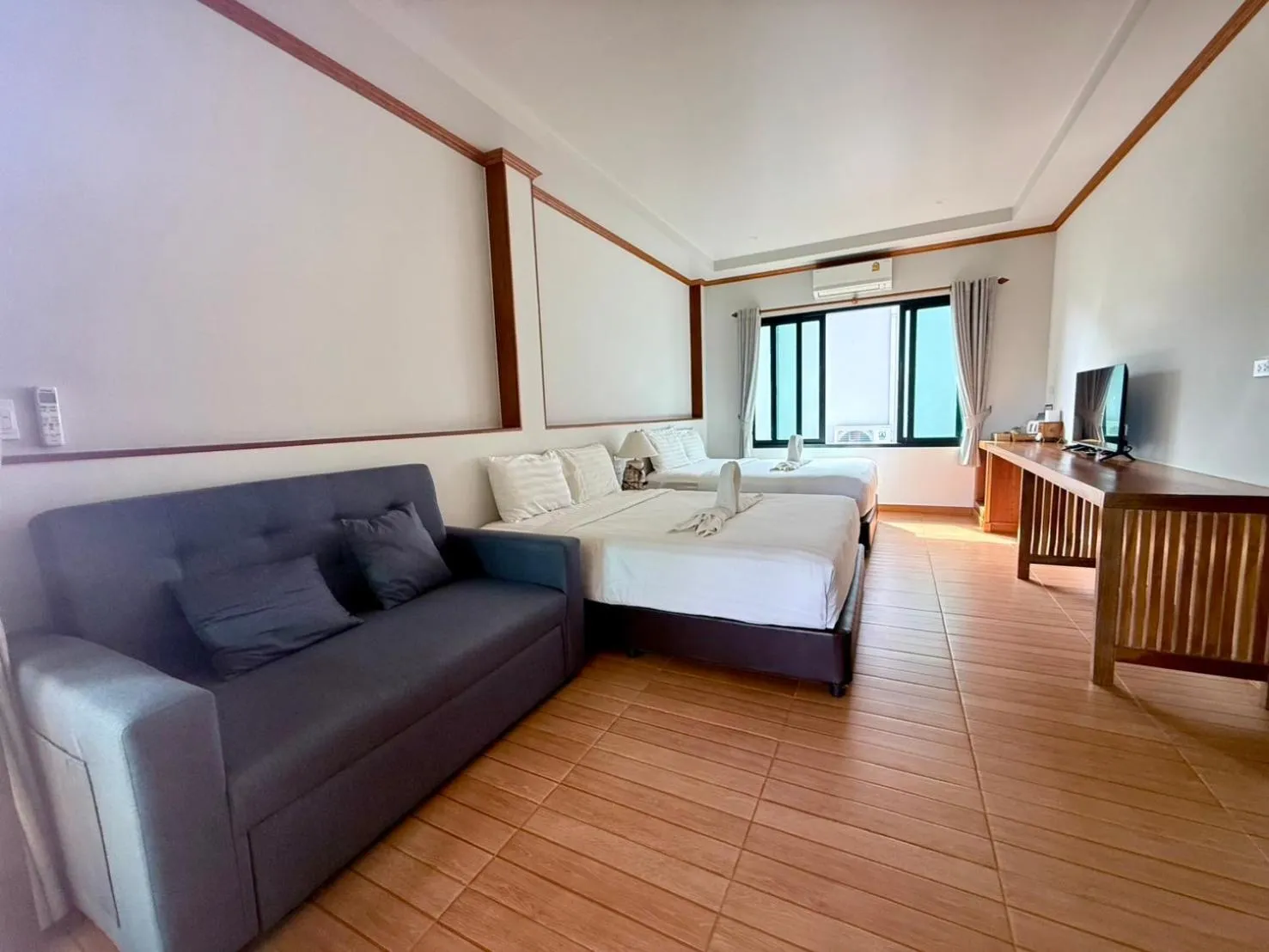 Photo of the whole room, Bed in Nice Beach Resort Koh Pha-ngan