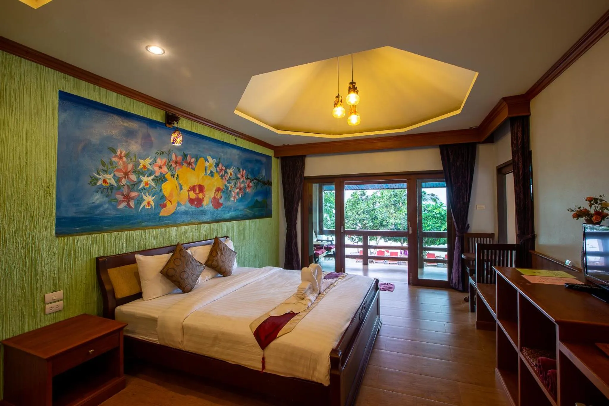 Photo of the whole room, Bed in Nice Beach Resort Koh Pha-ngan