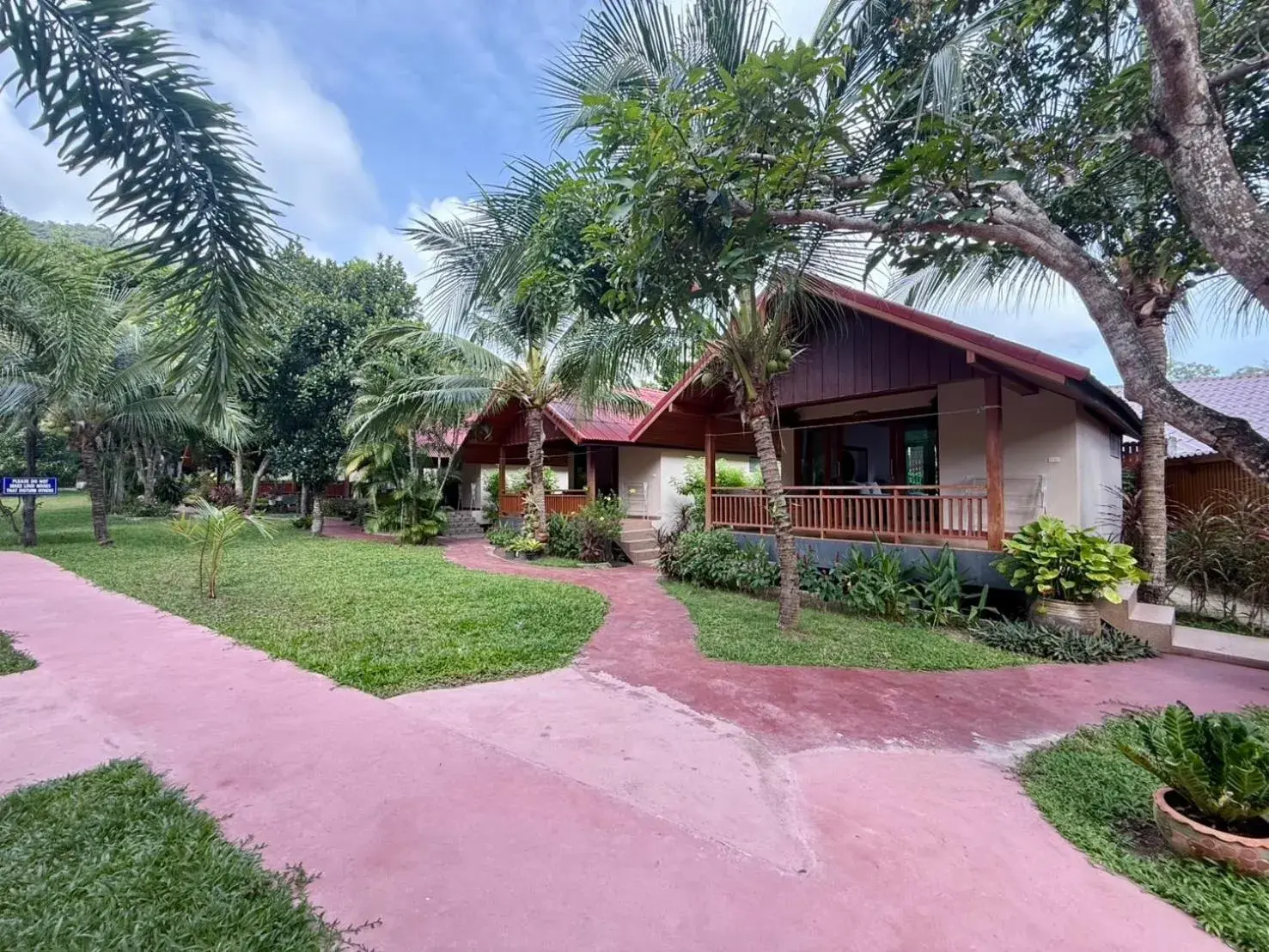 King Room with Garden View in Nice Beach Resort Koh Pha-ngan King Room with Garden View in Nice Beach Resort Koh Pha-ngan