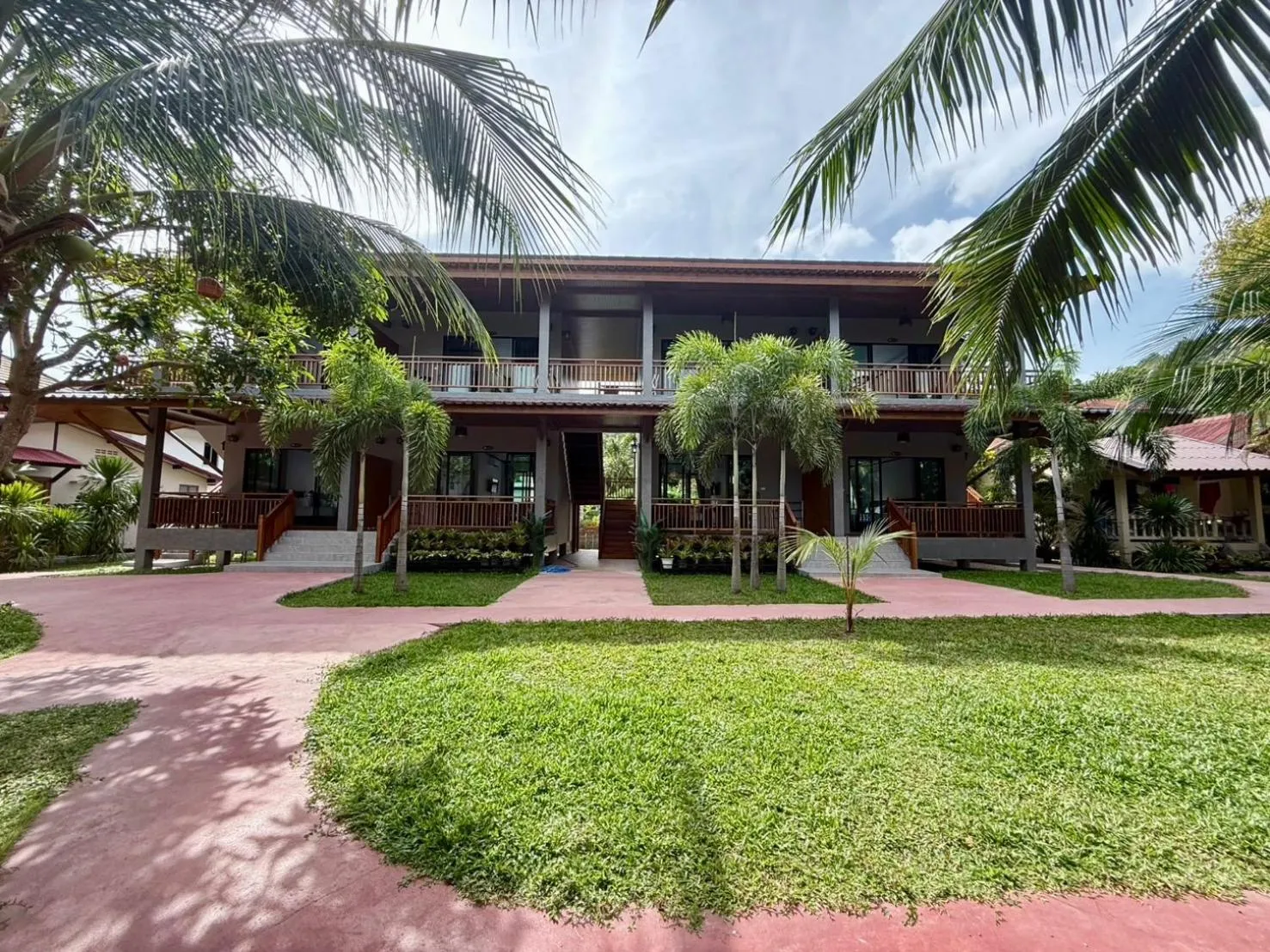 Garden in Nice Beach Resort Koh Pha-ngan