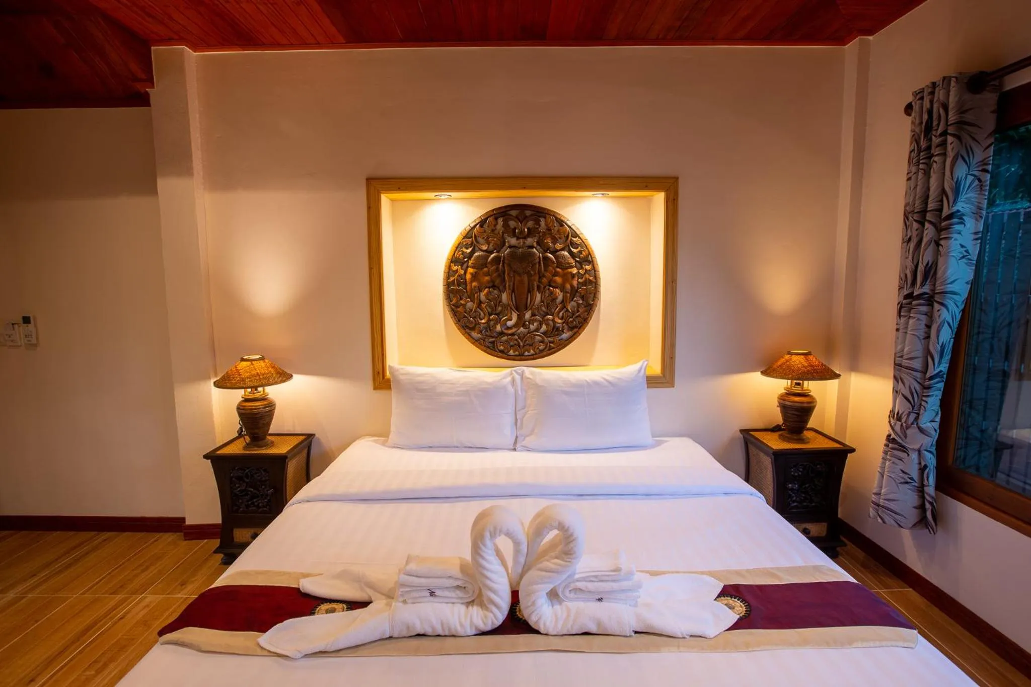 Bed in Nice Beach Resort Koh Pha-ngan