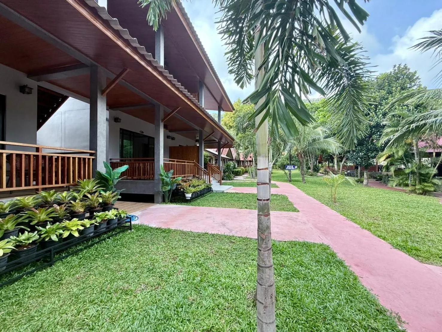 Garden view in Nice Beach Resort Koh Pha-ngan