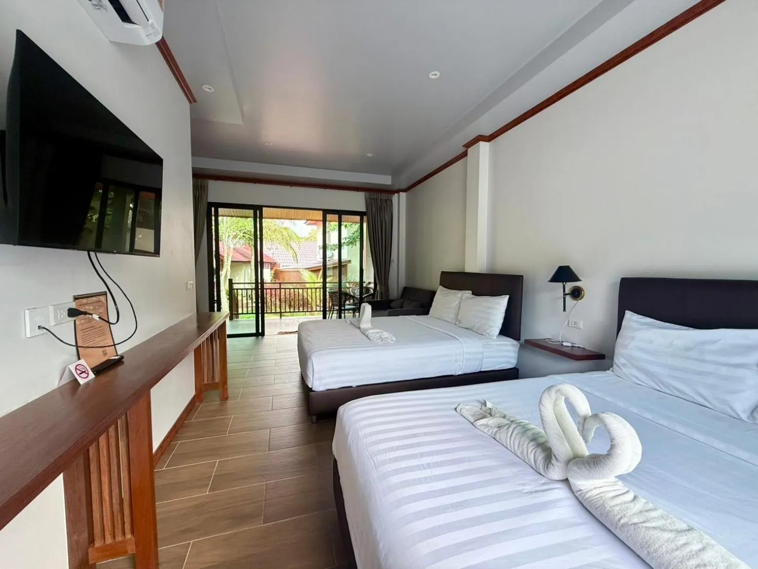 Photo of the whole room, Bed in Nice Beach Resort Koh Pha-ngan