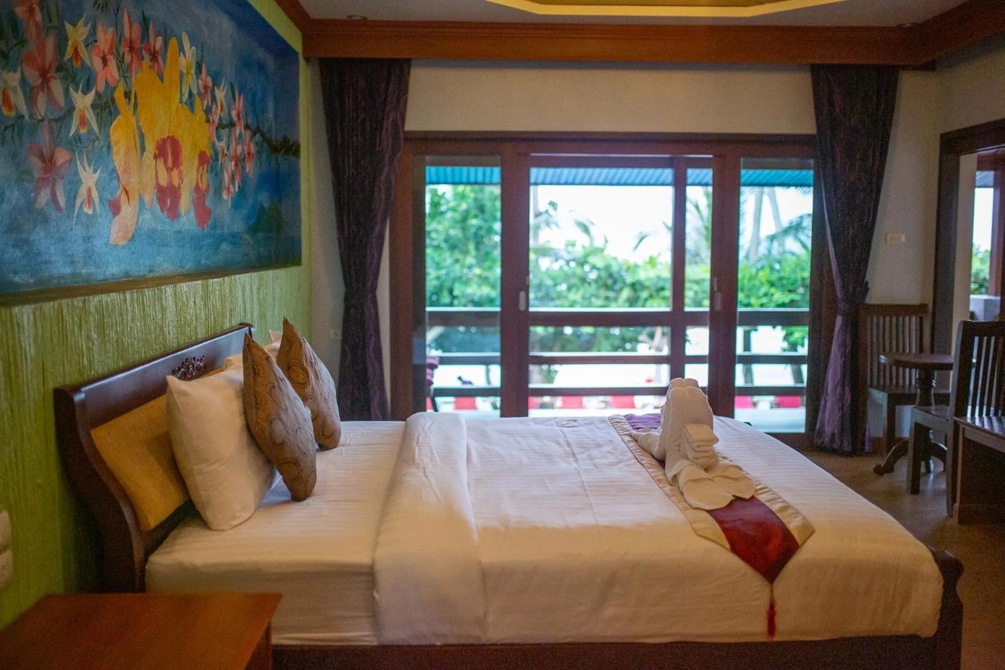 Bed in Nice Beach Resort Koh Pha-ngan