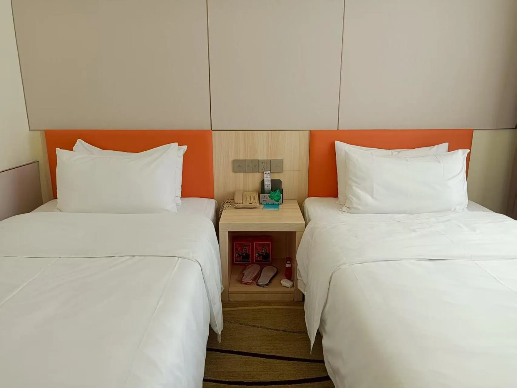 Bed in Guangdong Baiyun City Hotel