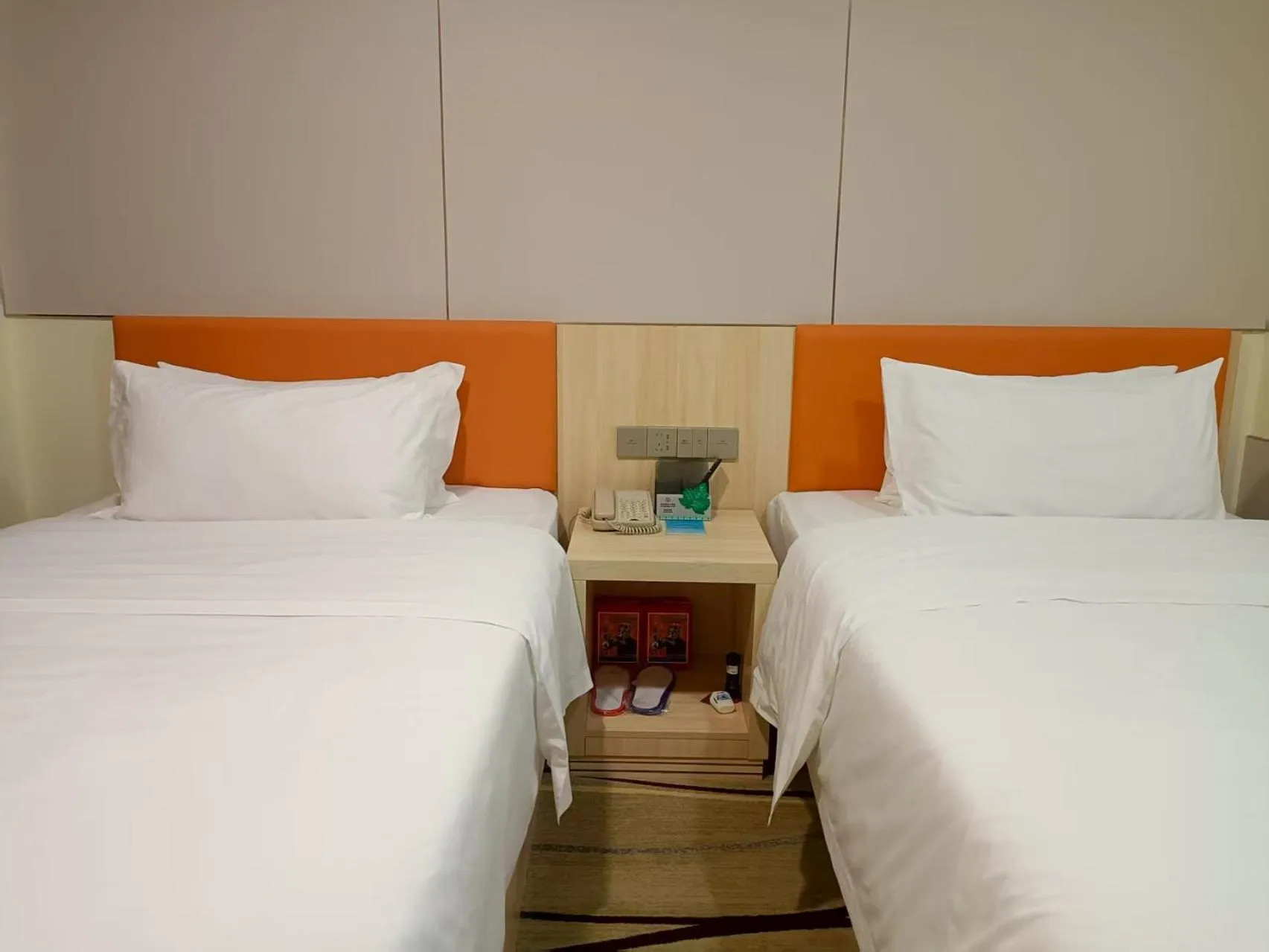 Bed in Guangdong Baiyun City Hotel