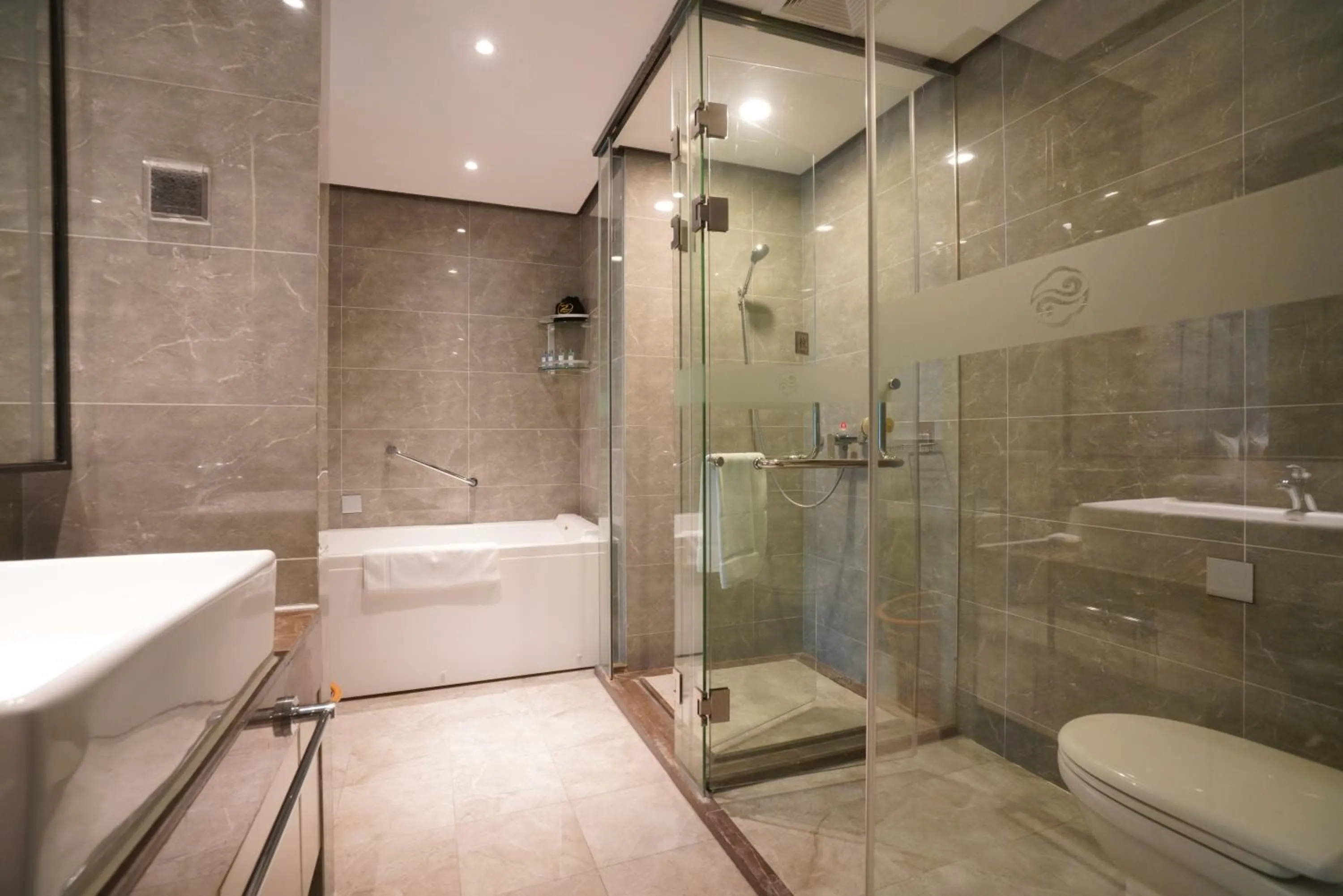 Guangdong Baiyun City Hotel