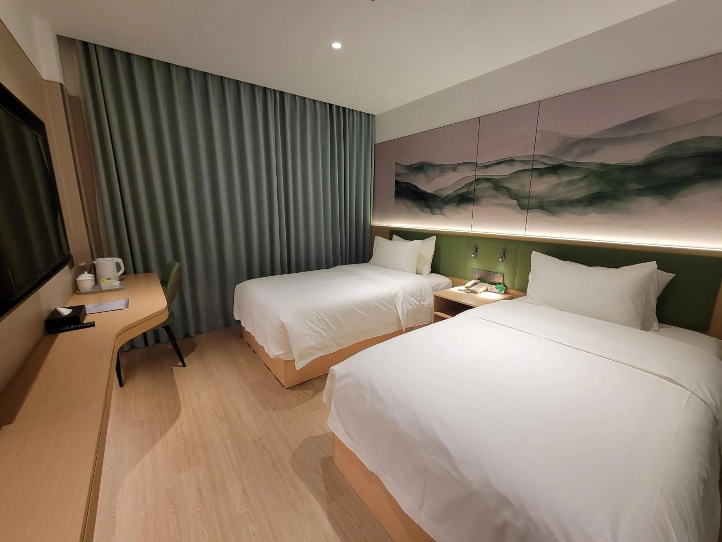 Bed in Guangdong Baiyun City Hotel