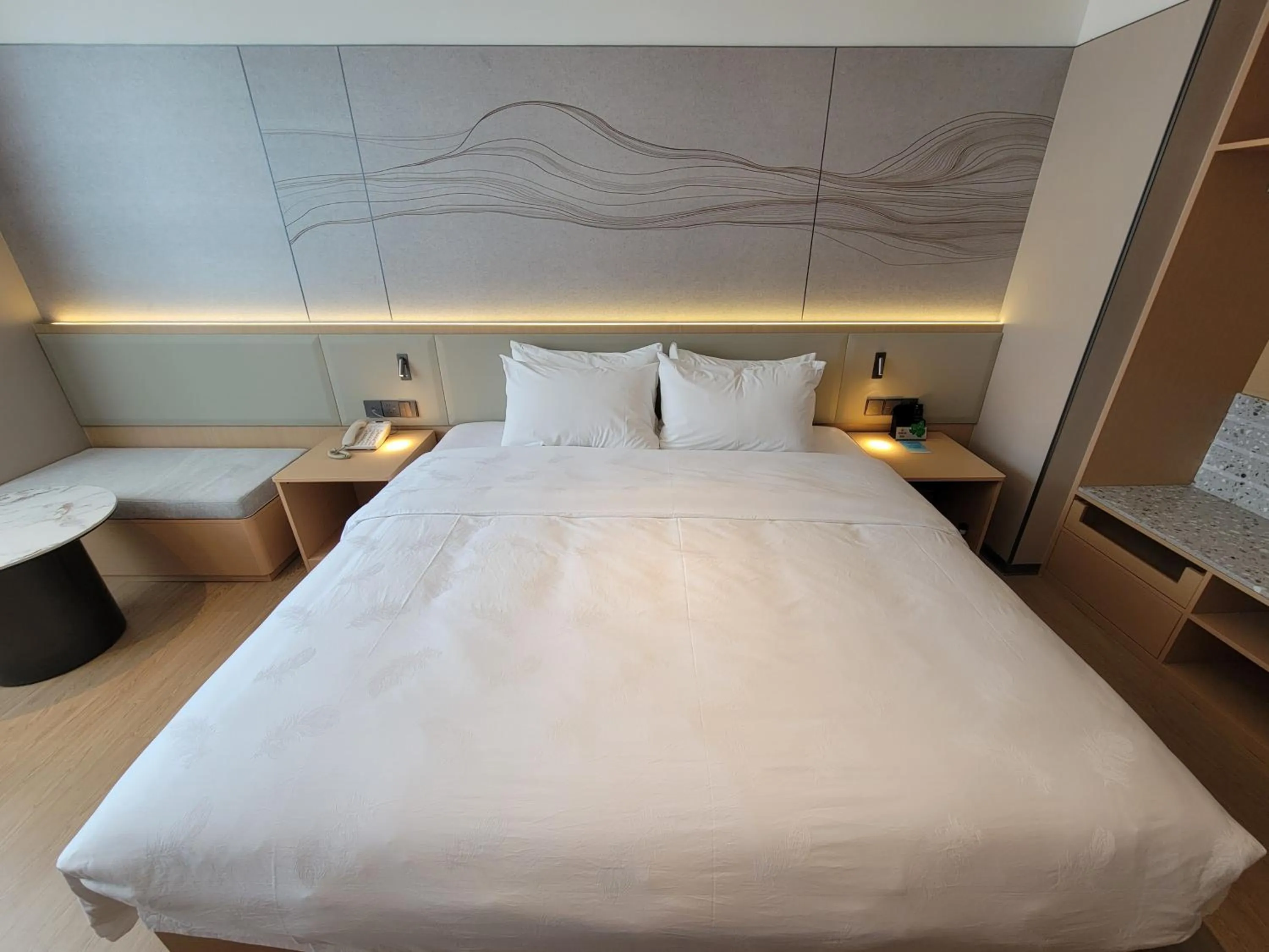 Bed in Guangdong Baiyun City Hotel