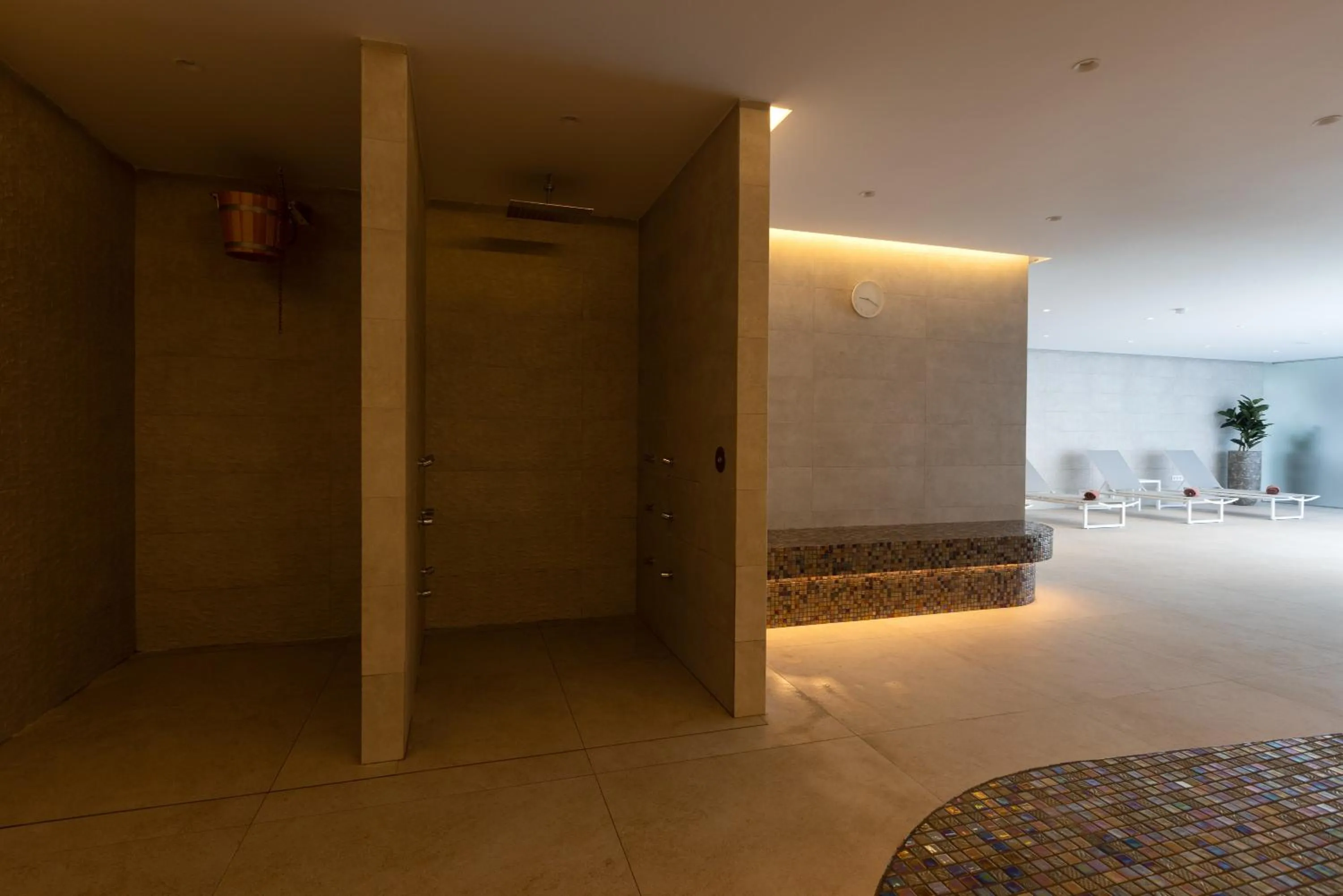 Shower, Bed in Hipotels La Geria