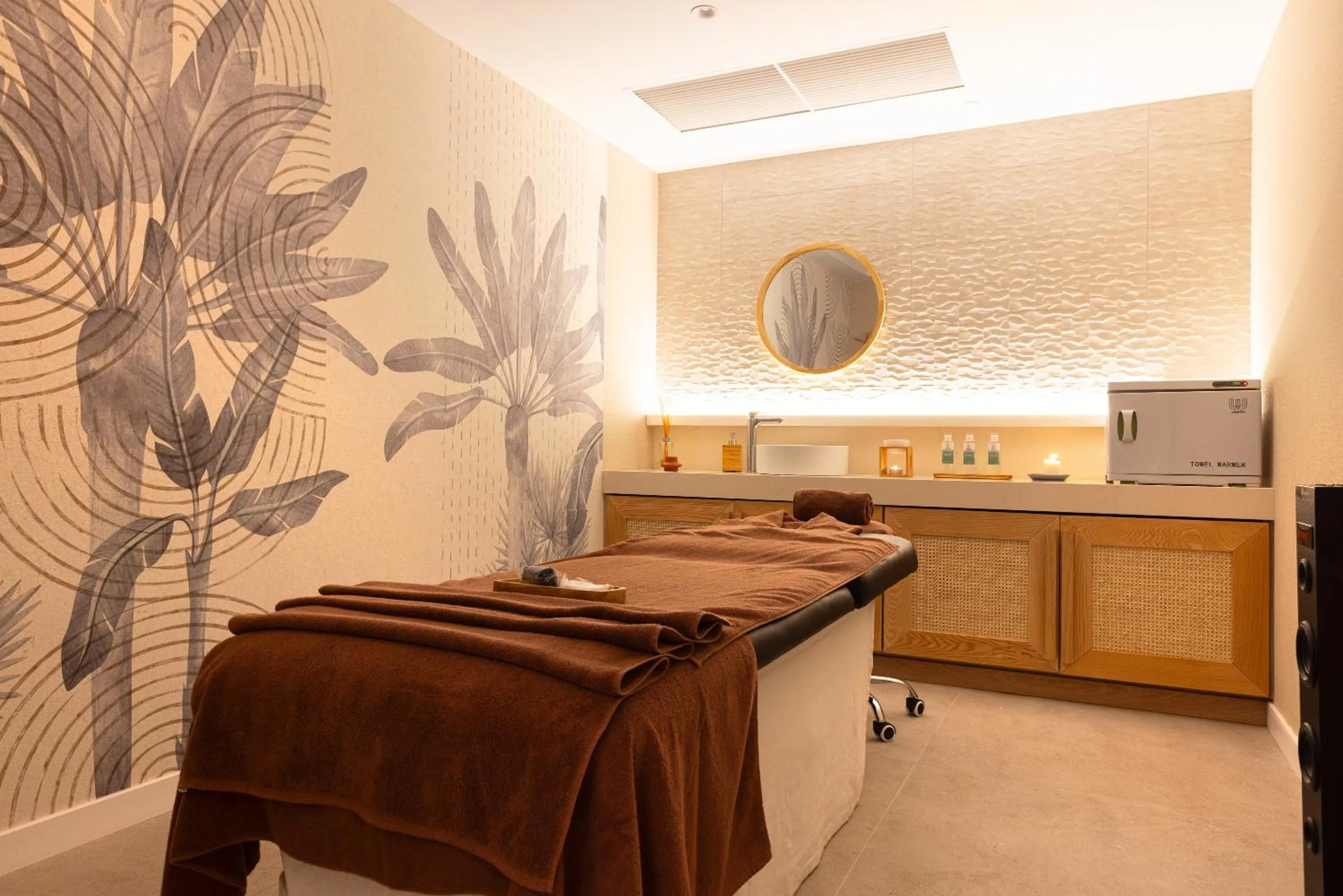 Massage in Hipotels La Geria