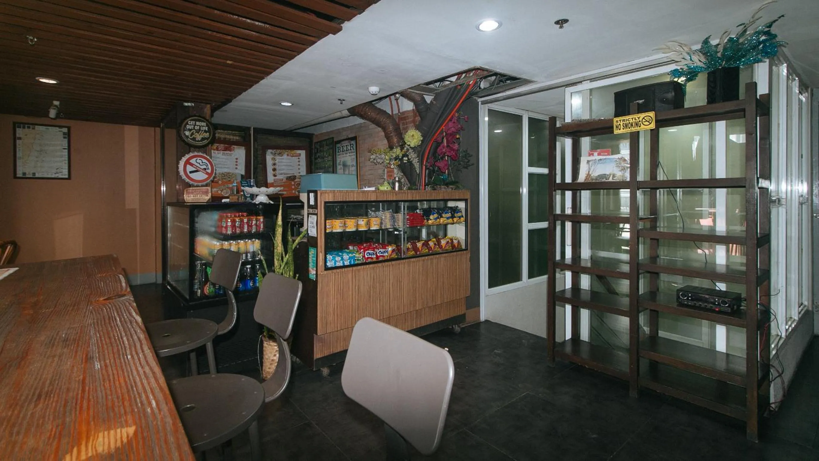 Restaurant/places to eat in RedDoorz Plus New Era Budget Hotel Mandaue former RedDoorz Plus near UV Mandaue Cebu