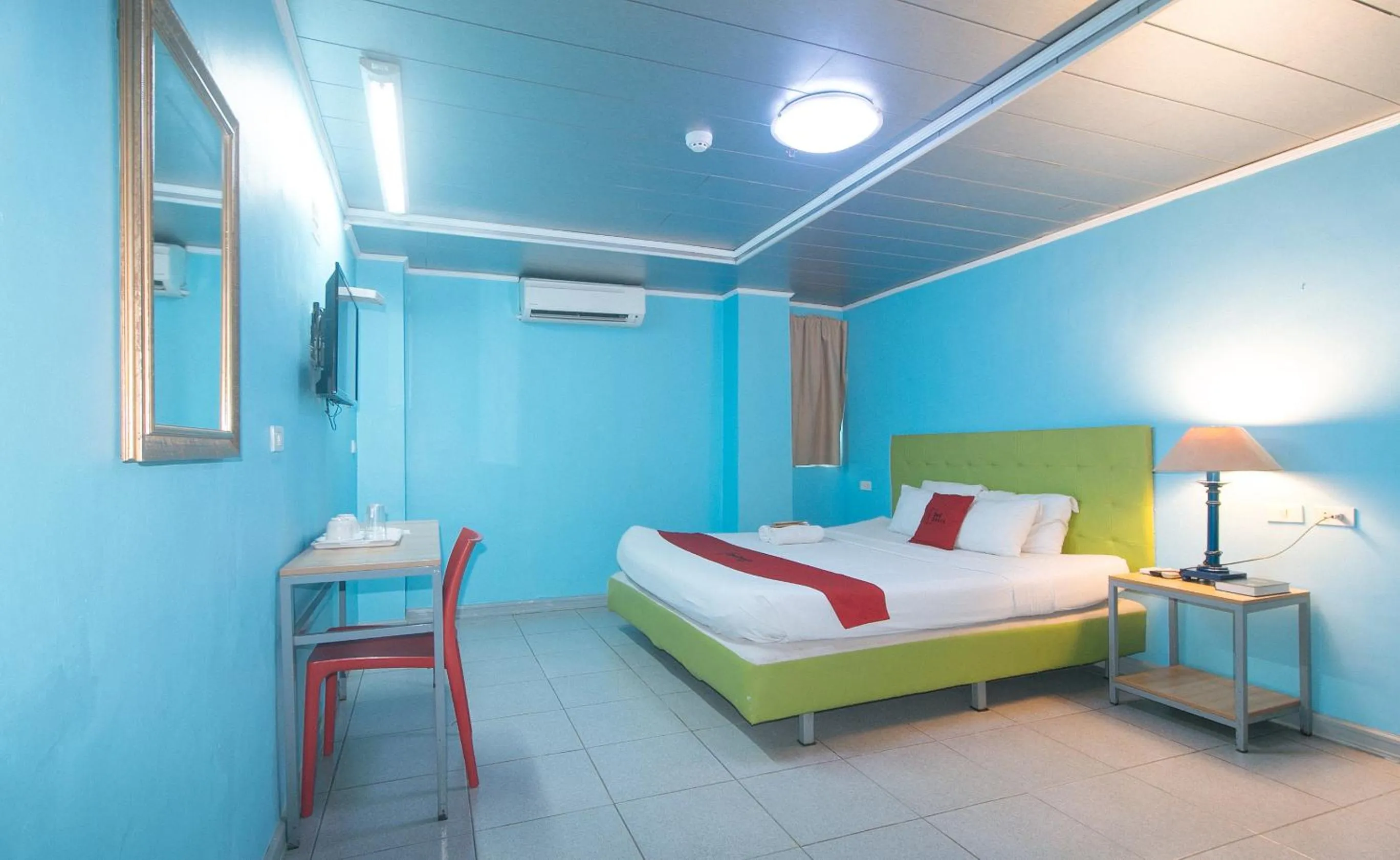 Property building, Bed in RedDoorz Plus New Era Budget Hotel Mandaue former RedDoorz Plus near UV Mandaue Cebu