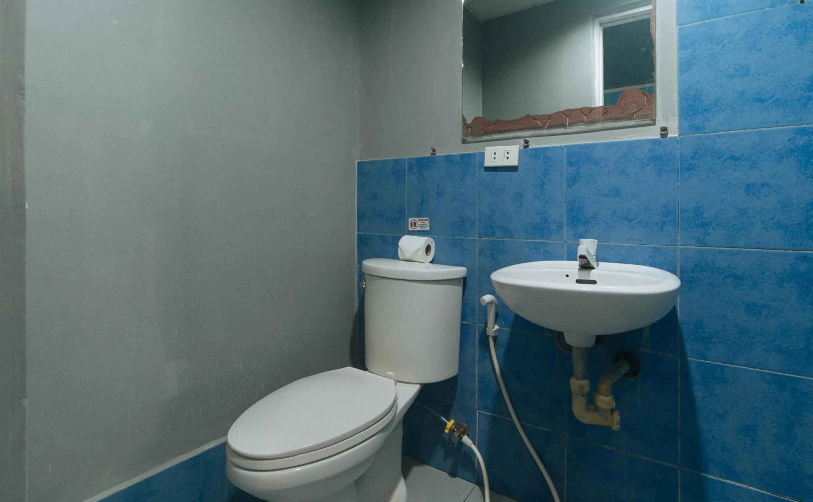 Bathroom in RedDoorz Plus New Era Budget Hotel Mandaue former RedDoorz Plus near UV Mandaue Cebu