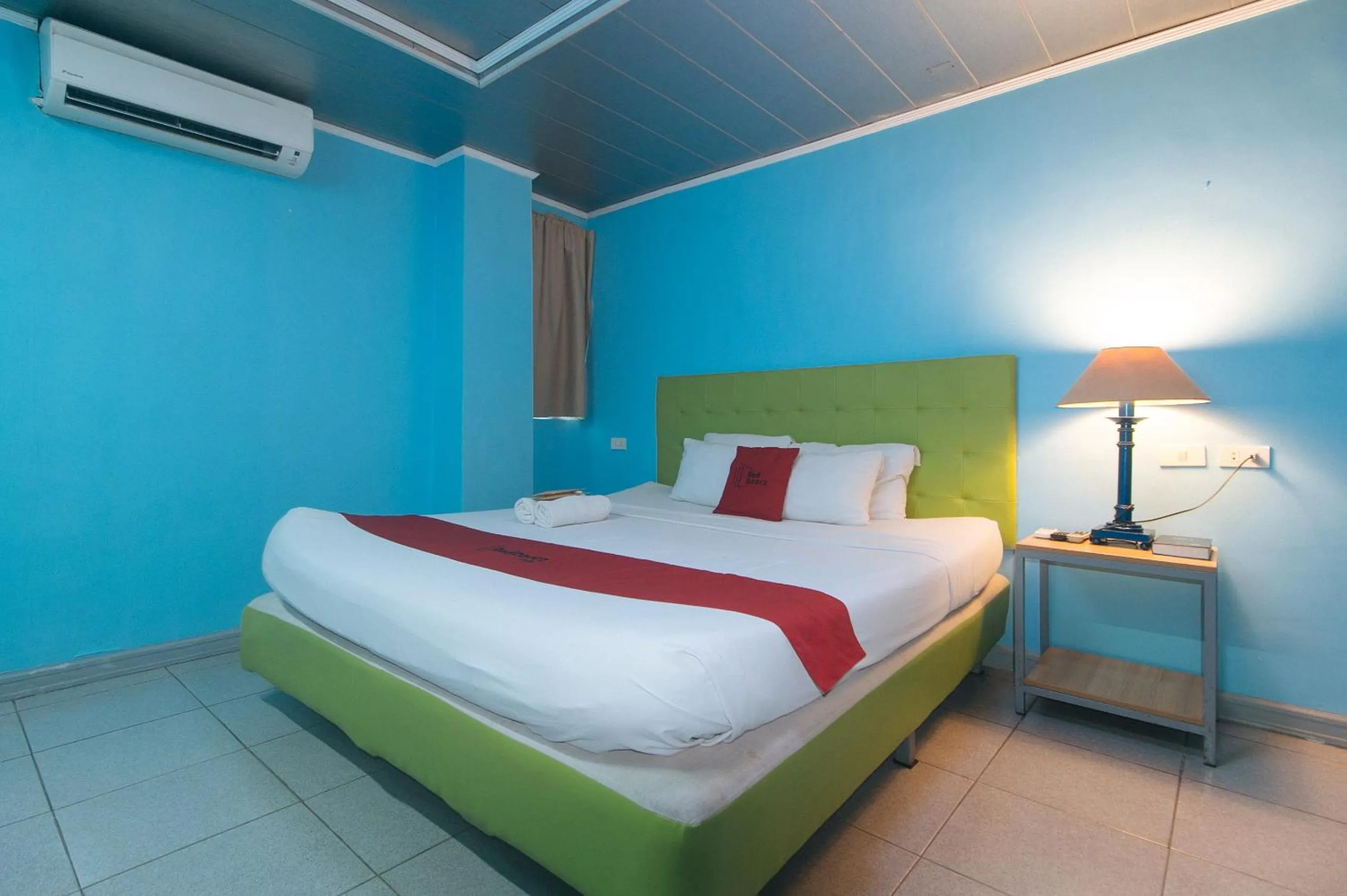 Bedroom, Bed in RedDoorz Plus New Era Budget Hotel Mandaue former RedDoorz Plus near UV Mandaue Cebu