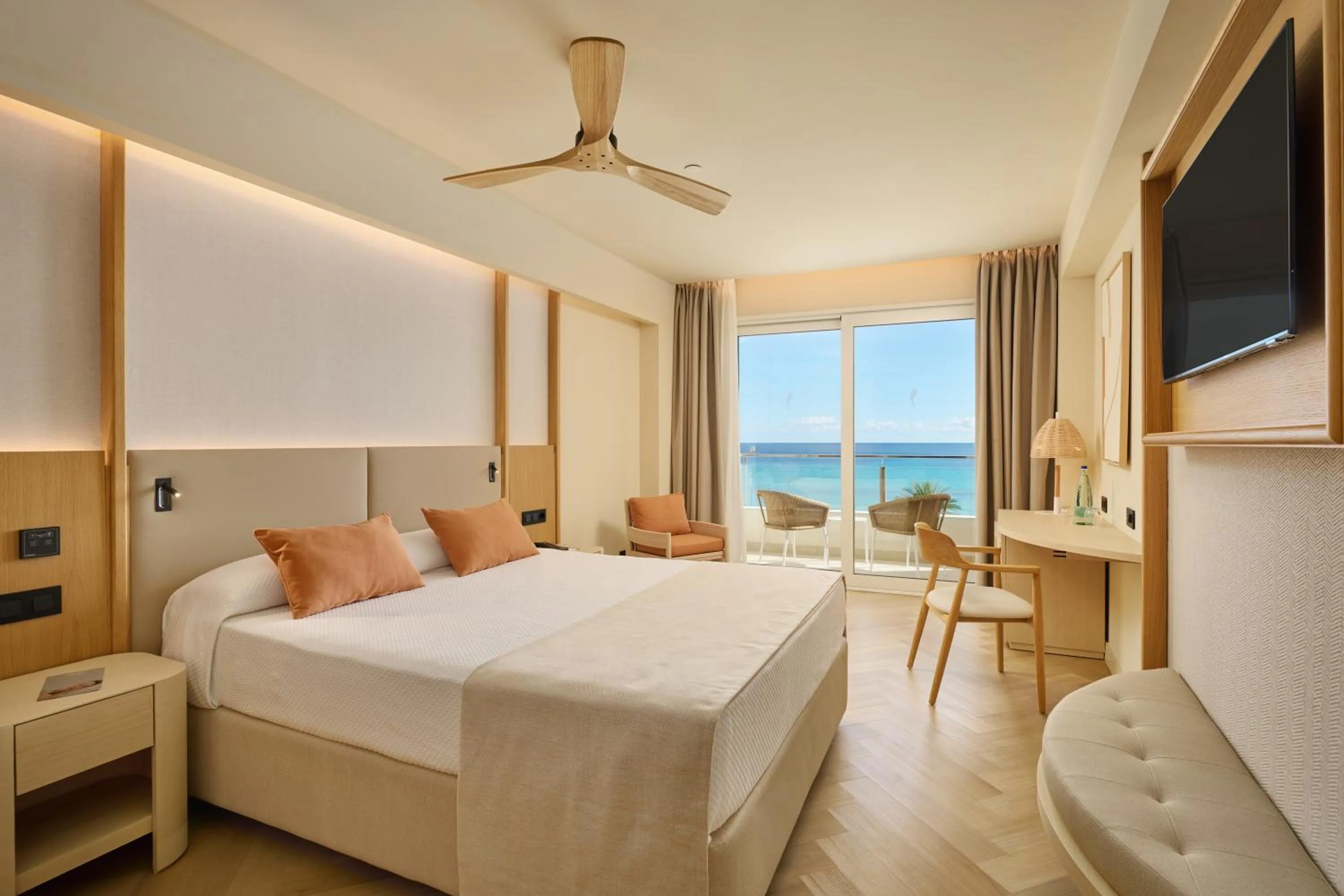 Bed in Hipotels Don Juan