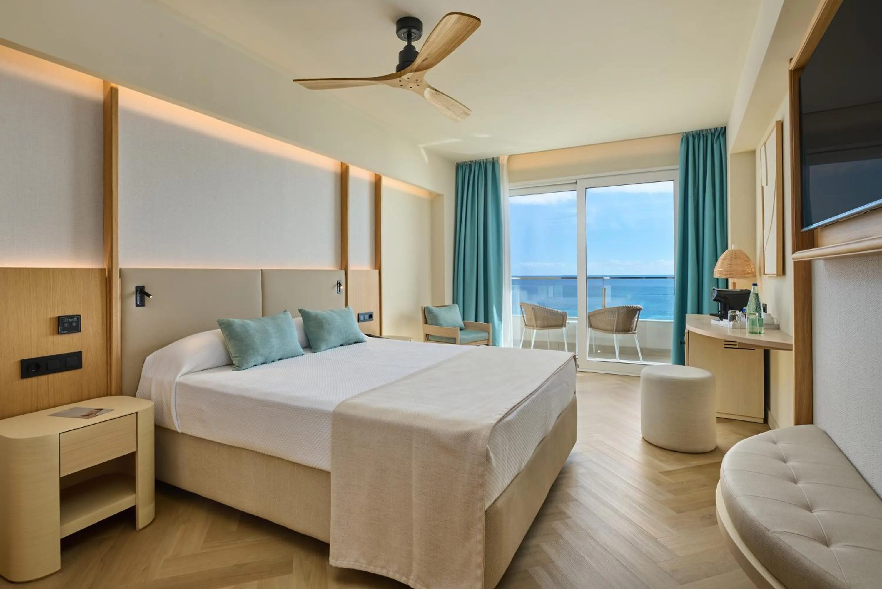 Bed in Hipotels Don Juan